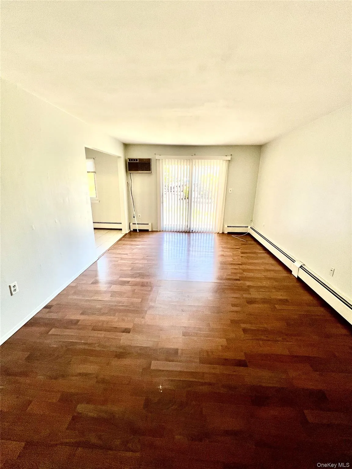 1 Heritage Drive, Woodbury, NY, 1 Bedroom Bedrooms, 5 Rooms Rooms,1 BathroomBathrooms,Residential Lease,For Rent,Heritage,0,998232 1 Heritage Drive, Woodbury, NY, 1 Bedroom Bedrooms, 5 Rooms Rooms,1 BathroomBathrooms,Residential Lease,For Rent,Heritage,0,998232