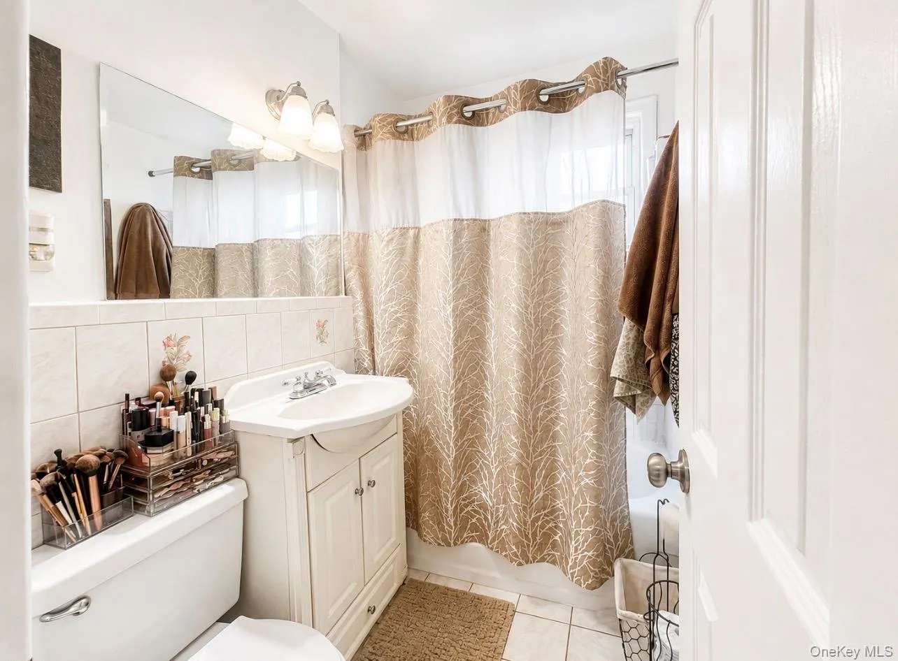 71-03 252nd, New York, NY, 1 Bedroom Bedrooms, 4 Rooms Rooms,1 BathroomBathrooms,Residential Sale,For Rent,252nd,0,998233 71-03 252nd, New York, NY, 1 Bedroom Bedrooms, 4 Rooms Rooms,1 BathroomBathrooms,Residential Sale,For Rent,252nd,0,998233