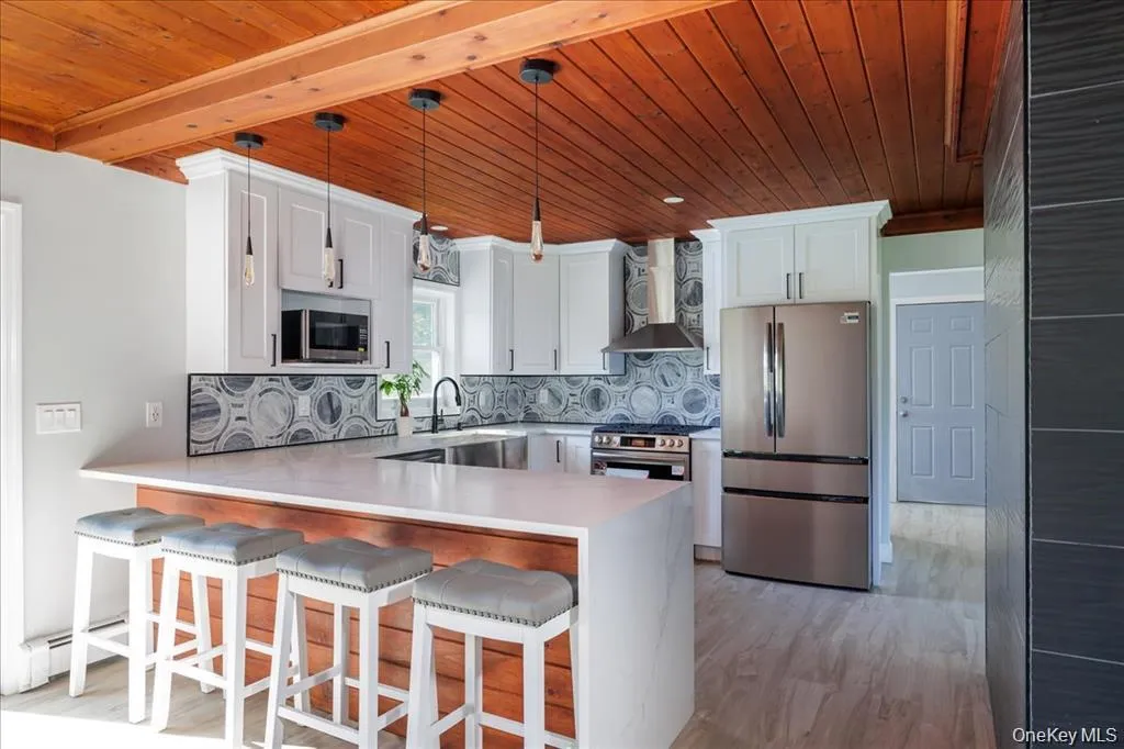 3715 Hortons Lane, Southold, NY, 4 Bedrooms Bedrooms, 7 Rooms Rooms,4 BathroomsBathrooms,Residential Sale,For Rent,Hortons,0,998241 3715 Hortons Lane, Southold, NY, 4 Bedrooms Bedrooms, 7 Rooms Rooms,4 BathroomsBathrooms,Residential Sale,For Rent,Hortons,0,998241