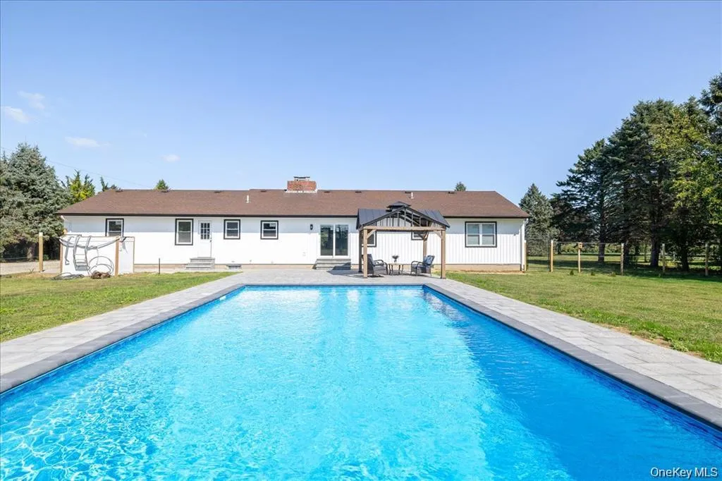 3715 Hortons Lane, Southold, NY, 4 Bedrooms Bedrooms, 7 Rooms Rooms,4 BathroomsBathrooms,Residential Sale,For Rent,Hortons,0,998241 3715 Hortons Lane, Southold, NY, 4 Bedrooms Bedrooms, 7 Rooms Rooms,4 BathroomsBathrooms,Residential Sale,For Rent,Hortons,0,998241