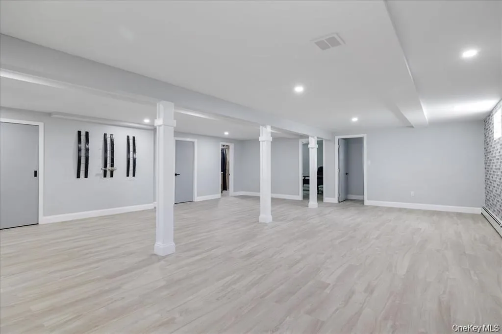 3715 Hortons Lane, Southold, NY, 4 Bedrooms Bedrooms, 7 Rooms Rooms,4 BathroomsBathrooms,Residential Sale,For Rent,Hortons,0,998241 3715 Hortons Lane, Southold, NY, 4 Bedrooms Bedrooms, 7 Rooms Rooms,4 BathroomsBathrooms,Residential Sale,For Rent,Hortons,0,998241
