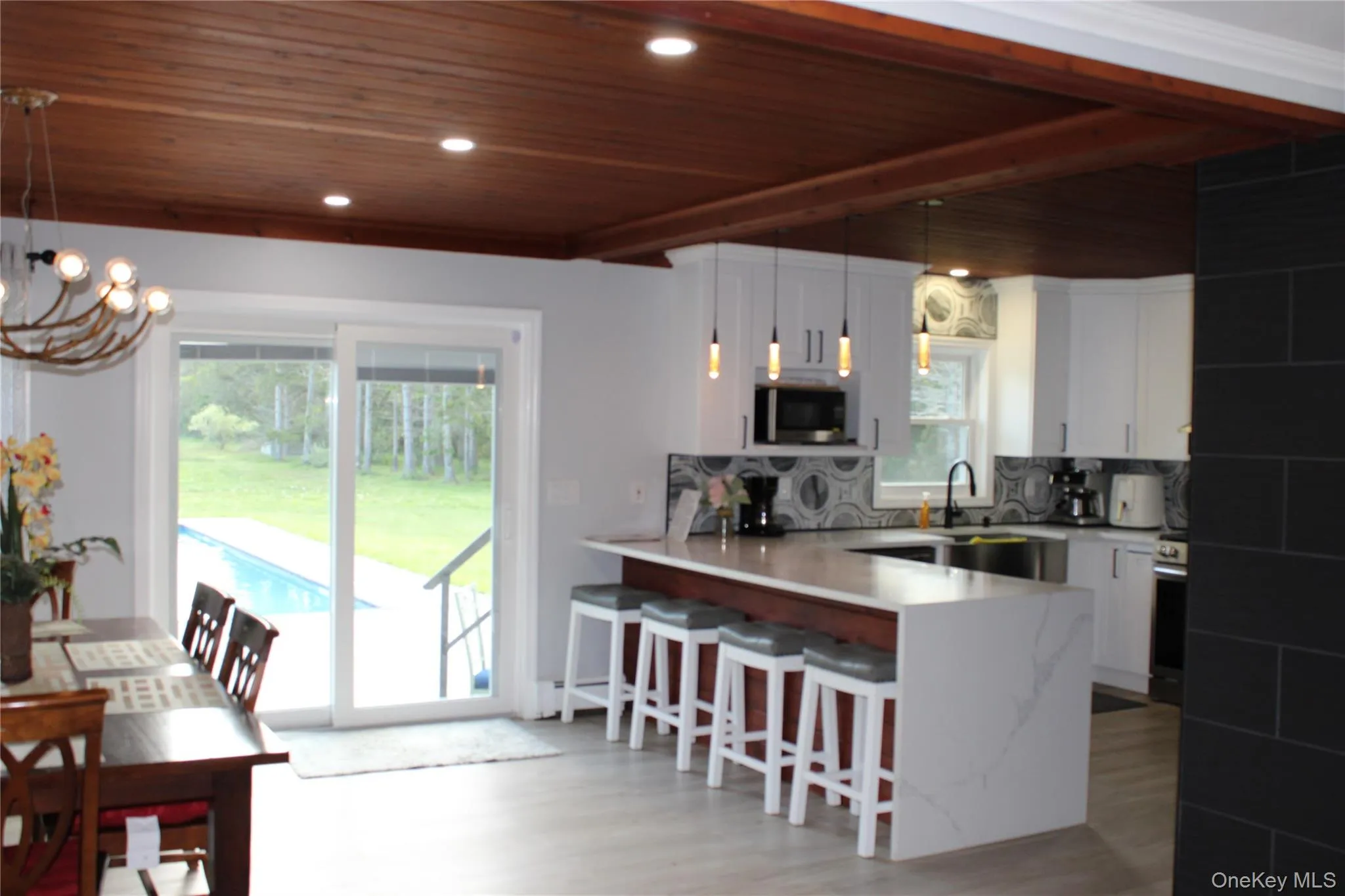 3715 Hortons Lane, Southold, NY, 4 Bedrooms Bedrooms, 7 Rooms Rooms,4 BathroomsBathrooms,Residential Sale,For Rent,Hortons,0,998241 3715 Hortons Lane, Southold, NY, 4 Bedrooms Bedrooms, 7 Rooms Rooms,4 BathroomsBathrooms,Residential Sale,For Rent,Hortons,0,998241