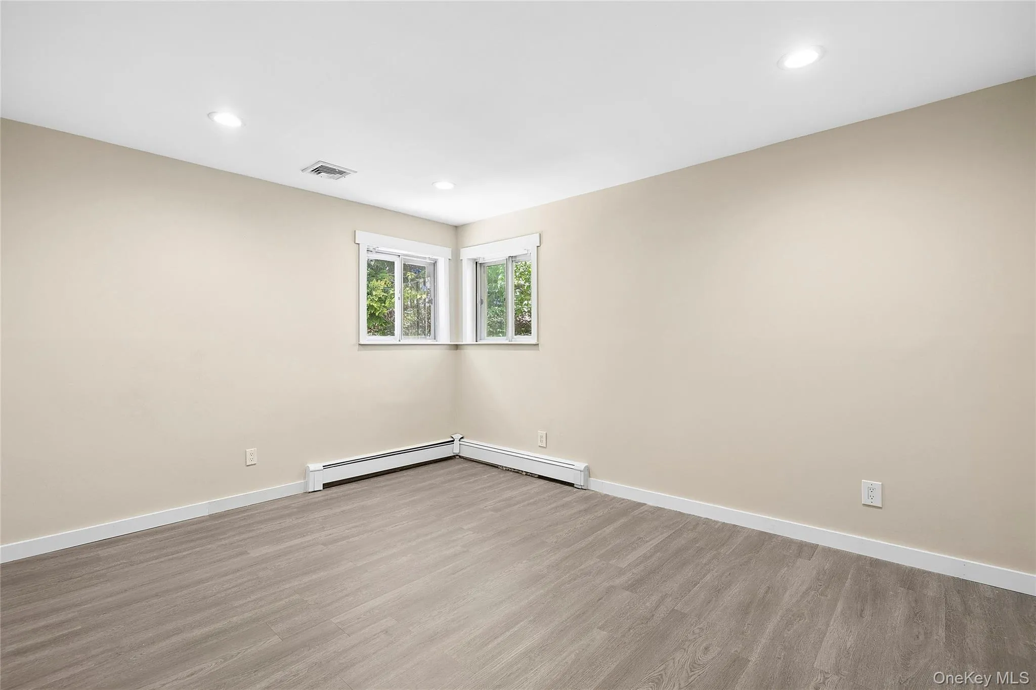 92 Dare Road, Brookhaven, NY, 3 Bedrooms Bedrooms, 6 Rooms Rooms,1 BathroomBathrooms,Residential Lease,For Rent,Dare,0,998265 92 Dare Road, Brookhaven, NY, 3 Bedrooms Bedrooms, 6 Rooms Rooms,1 BathroomBathrooms,Residential Lease,For Rent,Dare,0,998265