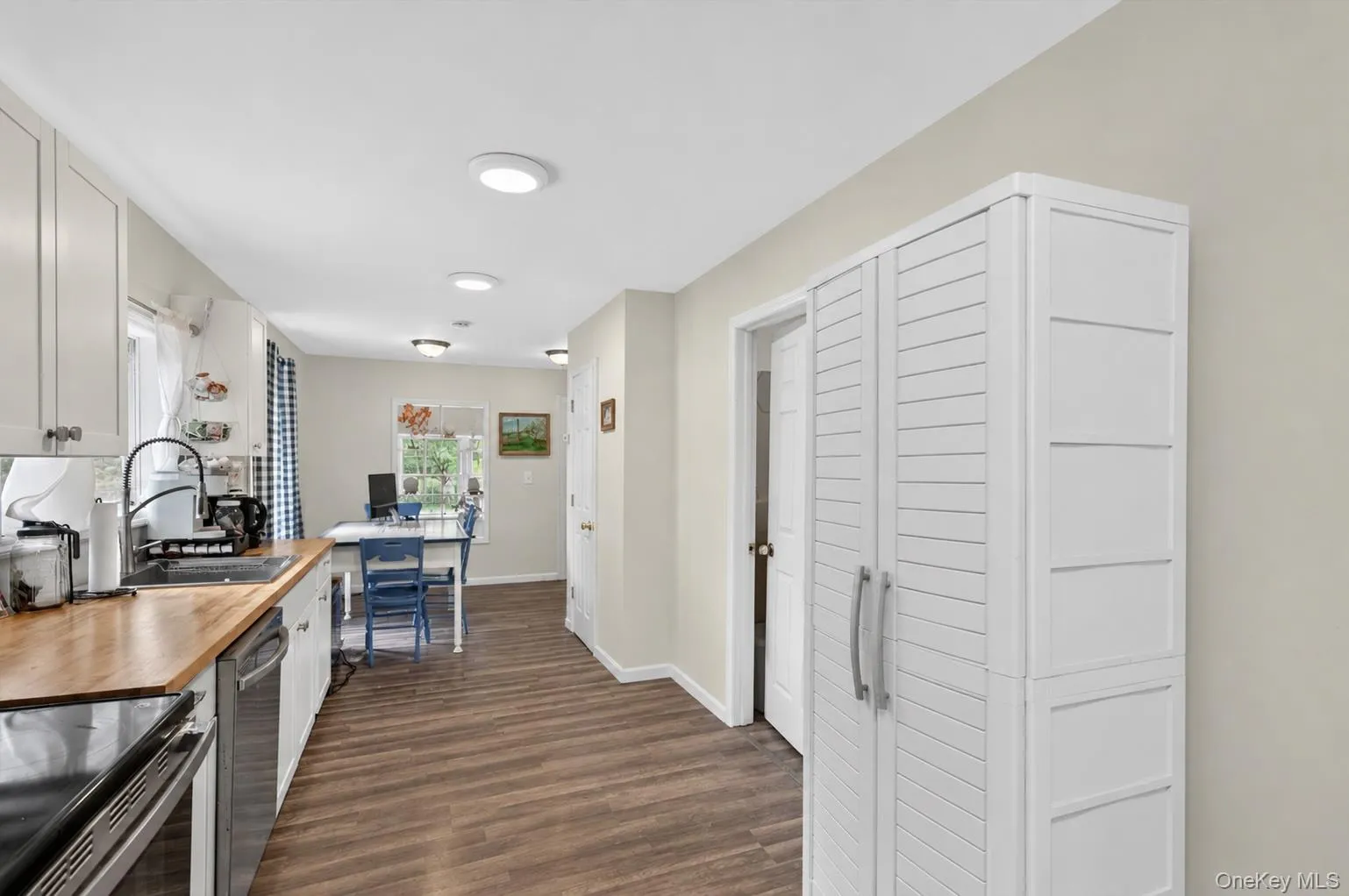 24 Avenue L, Deerpark, NY, 2 Bedrooms Bedrooms, 5 Rooms Rooms,1 BathroomBathrooms,Residential,For Rent,Avenue L,0,998280 24 Avenue L, Deerpark, NY, 2 Bedrooms Bedrooms, 5 Rooms Rooms,1 BathroomBathrooms,Residential,For Rent,Avenue L,0,998280