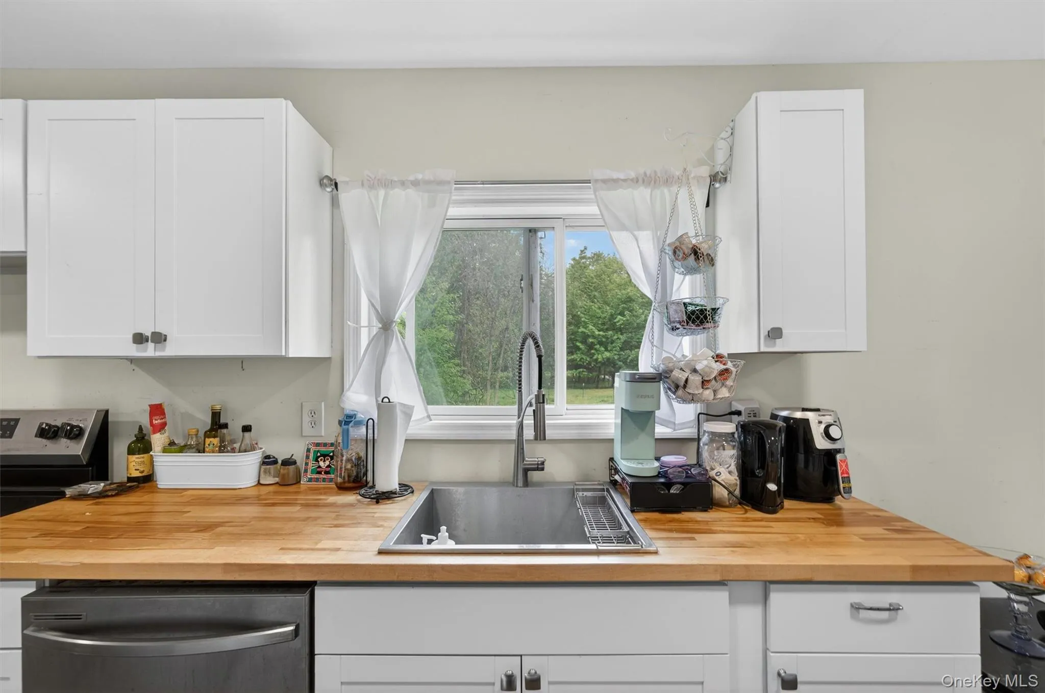 24 Avenue L, Deerpark, NY, 2 Bedrooms Bedrooms, 5 Rooms Rooms,1 BathroomBathrooms,Residential,For Rent,Avenue L,0,998280 24 Avenue L, Deerpark, NY, 2 Bedrooms Bedrooms, 5 Rooms Rooms,1 BathroomBathrooms,Residential,For Rent,Avenue L,0,998280