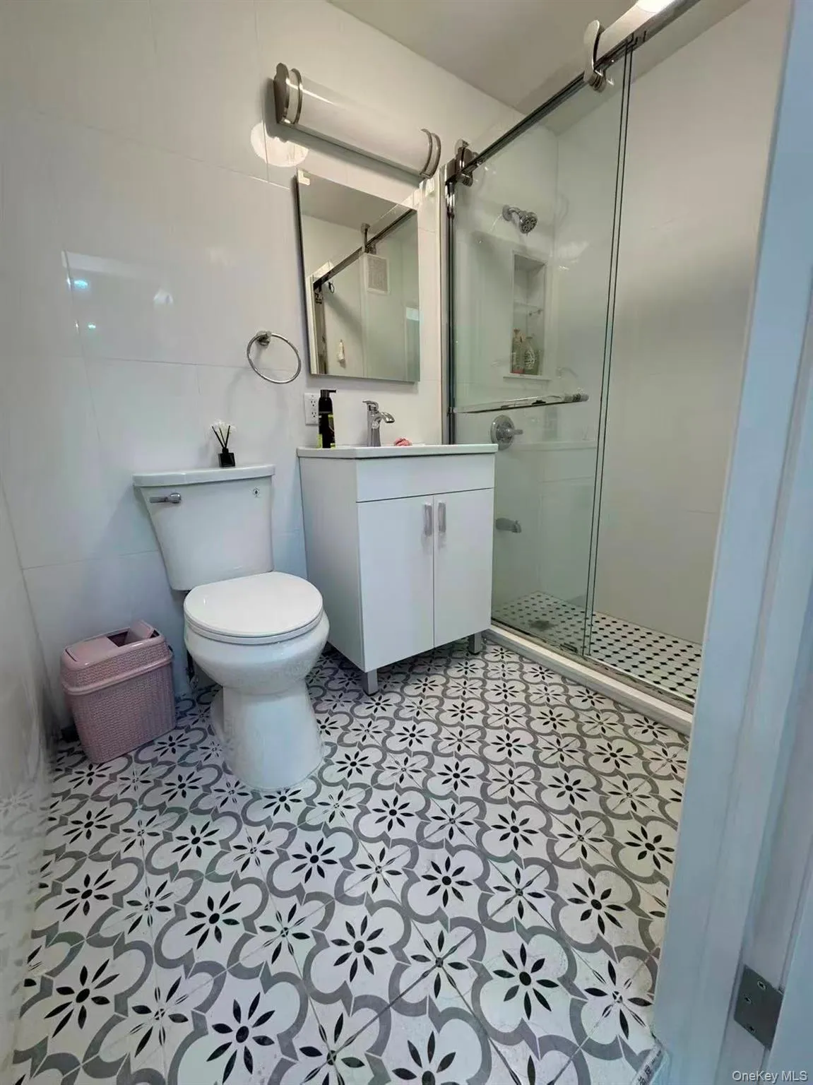 41-25 kissena Boulevard, New York, NY, 1 Bedroom Bedrooms, 4 Rooms Rooms,1 BathroomBathrooms,Residential Sale,For Rent,kissena,0,998284 41-25 kissena Boulevard, New York, NY, 1 Bedroom Bedrooms, 4 Rooms Rooms,1 BathroomBathrooms,Residential Sale,For Rent,kissena,0,998284