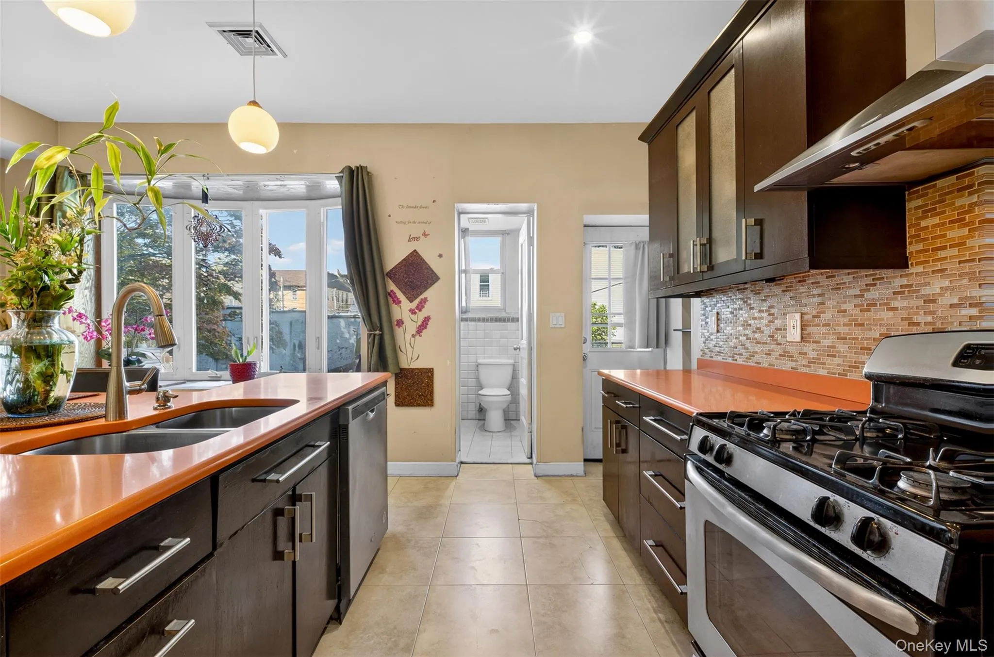 8842 87th Street, New York, NY, 3 Bedrooms Bedrooms, 5 Rooms Rooms,2 BathroomsBathrooms,Residential Sale,For Rent,87th,0,998289 8842 87th Street, New York, NY, 3 Bedrooms Bedrooms, 5 Rooms Rooms,2 BathroomsBathrooms,Residential Sale,For Rent,87th,0,998289