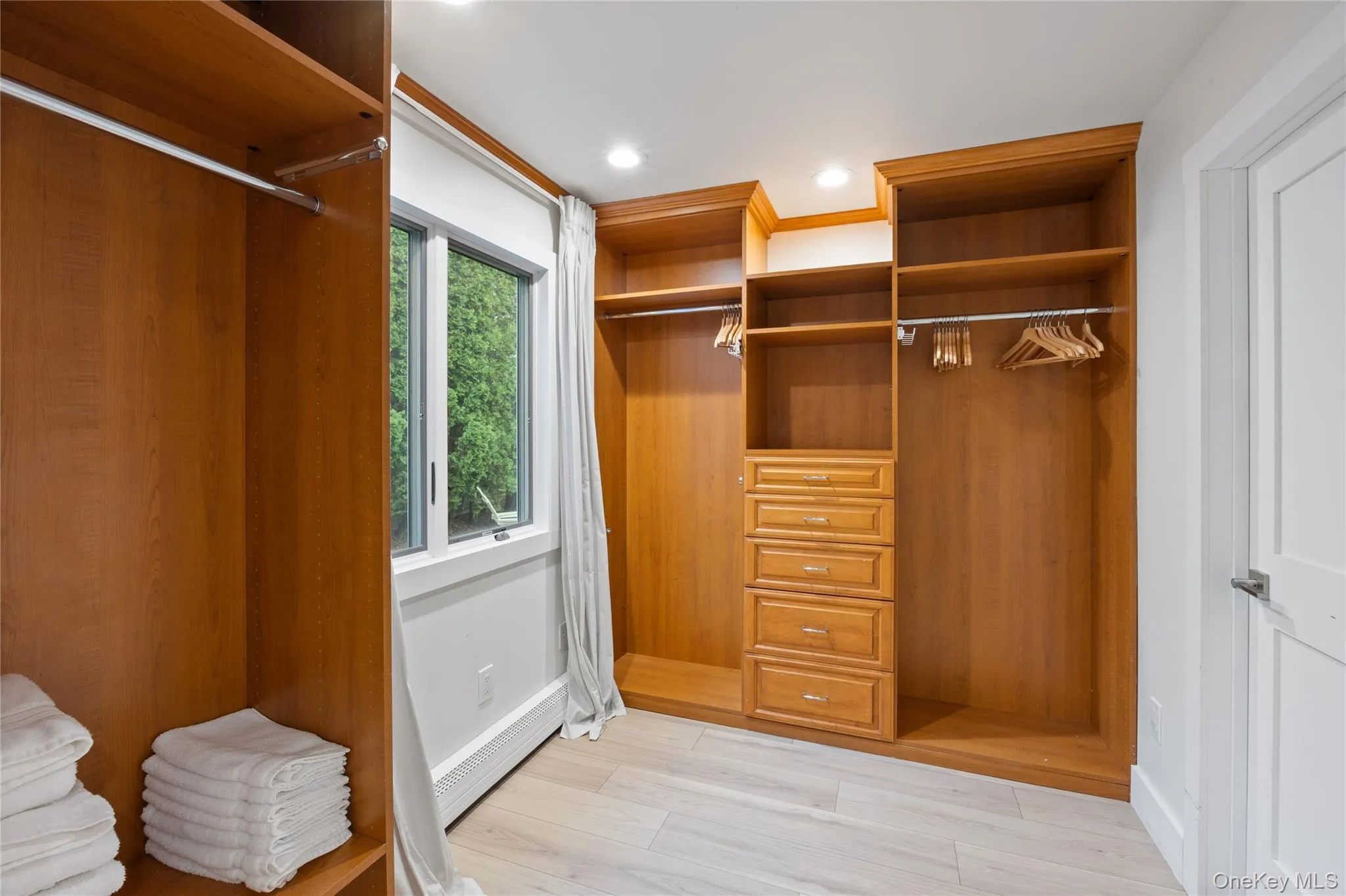 48 Westwood Drive, Brookhaven, NY, 3 Bedrooms Bedrooms, 5 Rooms Rooms,3 BathroomsBathrooms,Residential,For Rent,Westwood,0,998290 48 Westwood Drive, Brookhaven, NY, 3 Bedrooms Bedrooms, 5 Rooms Rooms,3 BathroomsBathrooms,Residential,For Rent,Westwood,0,998290