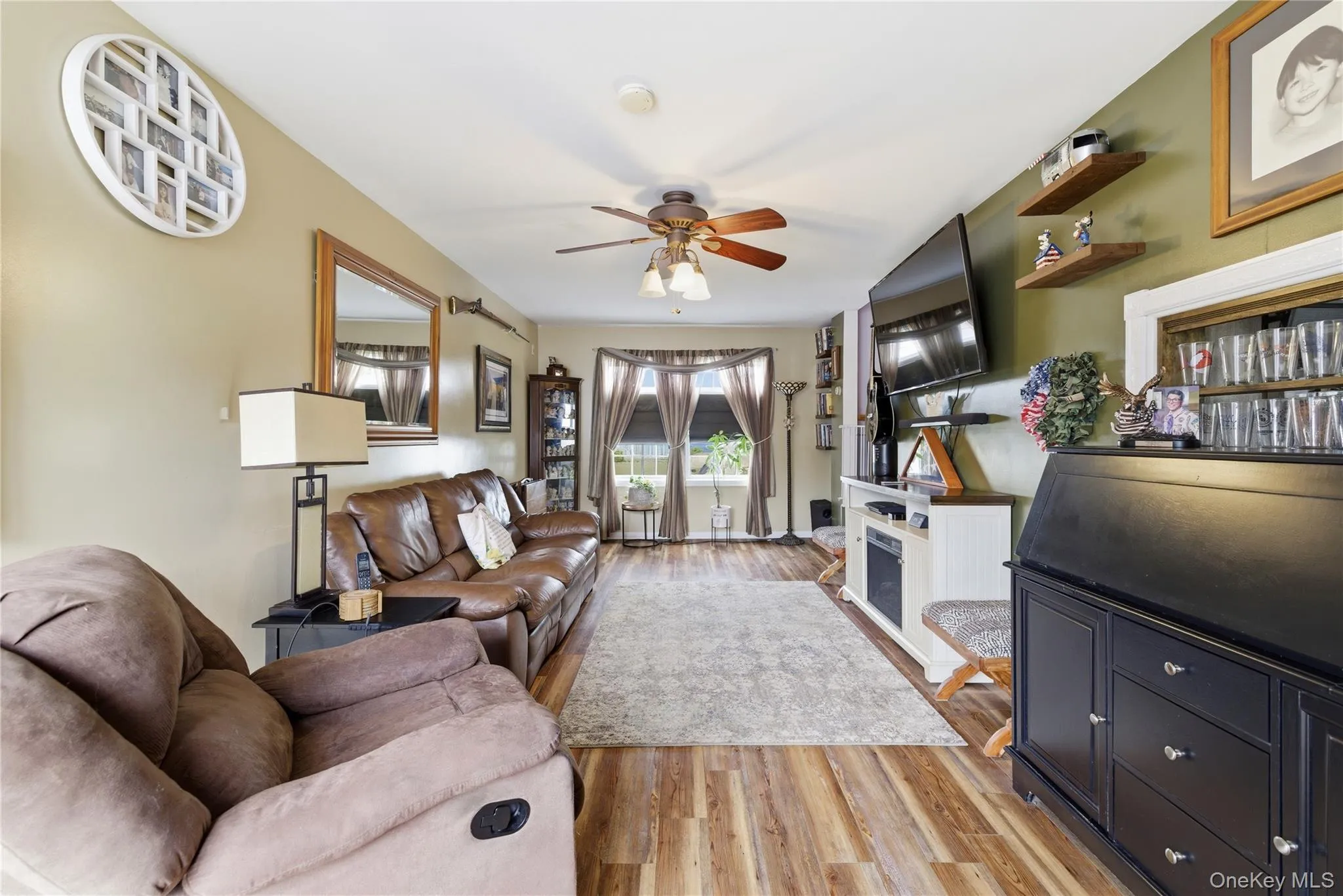 851 Elmwood Road, West Babylon, NY, 3 Bedrooms Bedrooms, 8 Rooms Rooms,2 BathroomsBathrooms,Residential,For Rent,Elmwood,0,998292 851 Elmwood Road, West Babylon, NY, 3 Bedrooms Bedrooms, 8 Rooms Rooms,2 BathroomsBathrooms,Residential,For Rent,Elmwood,0,998292