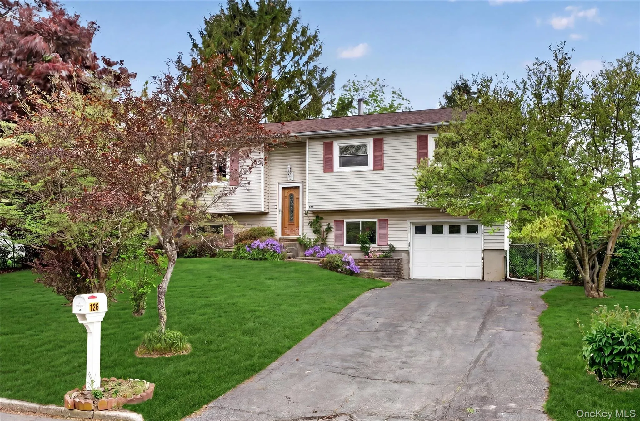 126 Rolling Meadows Road, Middletown, NY, 4 Bedrooms Bedrooms, 9 Rooms Rooms,2 BathroomsBathrooms,Residential Sale,For Rent,Rolling Meadows,0,998294 126 Rolling Meadows Road, Middletown, NY, 4 Bedrooms Bedrooms, 9 Rooms Rooms,2 BathroomsBathrooms,Residential Sale,For Rent,Rolling Meadows,0,998294