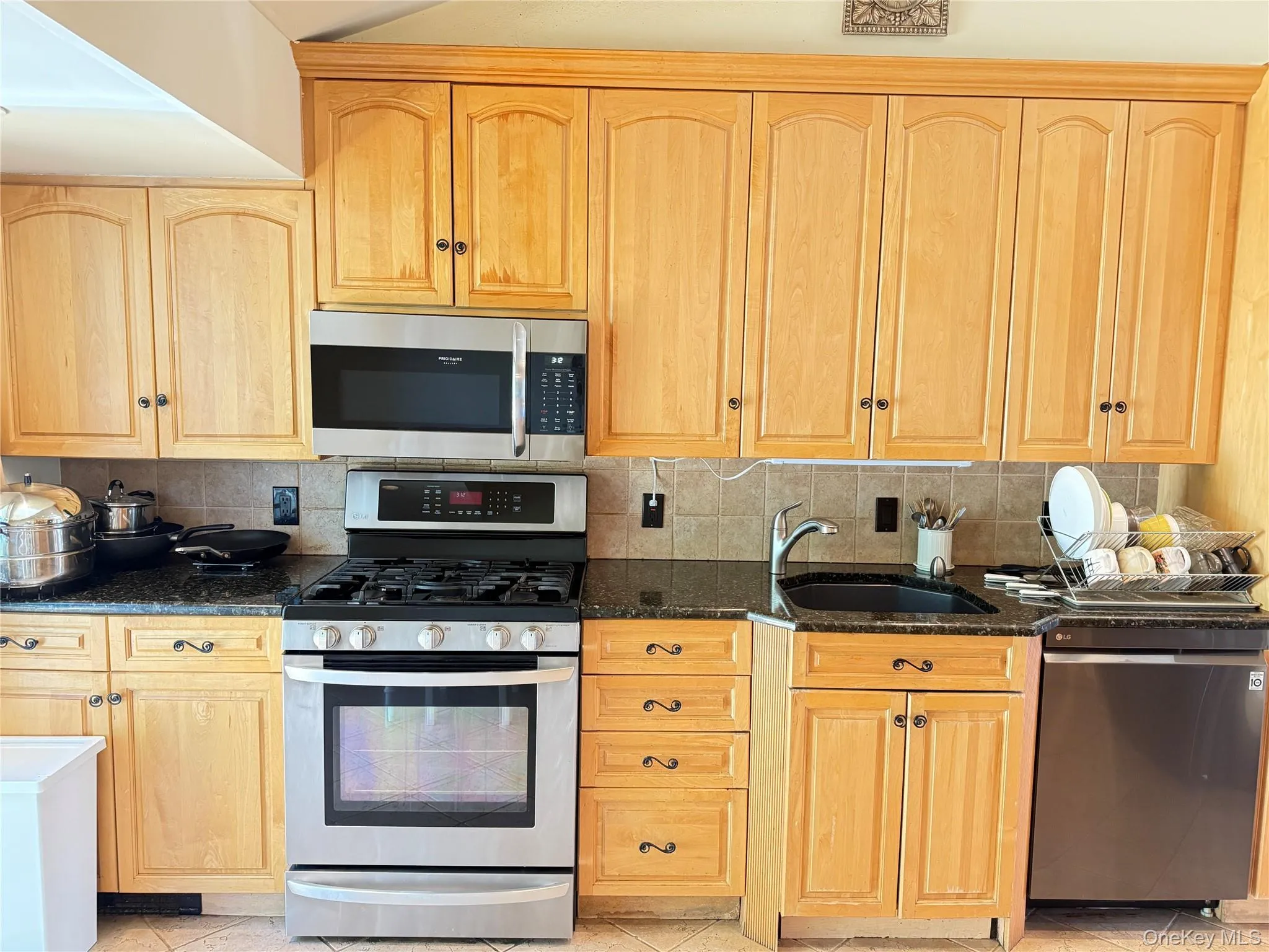14 Millpond, Oyster Bay, NY, 3 Bedrooms Bedrooms, 7 Rooms Rooms,2 BathroomsBathrooms,Residential Lease,For Rent,Millpond,0,998295 14 Millpond, Oyster Bay, NY, 3 Bedrooms Bedrooms, 7 Rooms Rooms,2 BathroomsBathrooms,Residential Lease,For Rent,Millpond,0,998295