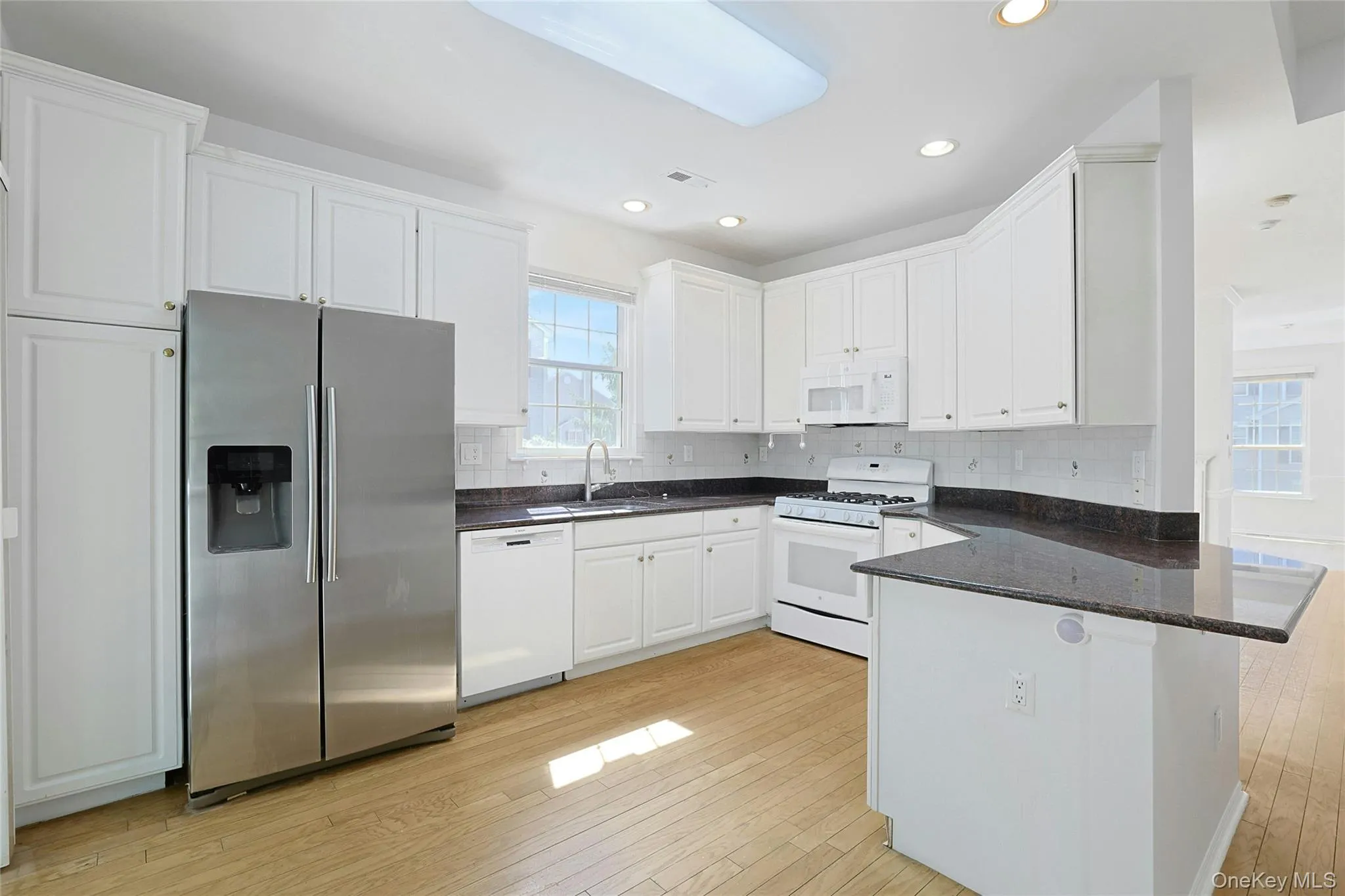 91 Meadow Lane, Clarkstown, NY, 2 Bedrooms Bedrooms, 7 Rooms Rooms,3 BathroomsBathrooms,Residential,For Rent,Meadow,0,998296 91 Meadow Lane, Clarkstown, NY, 2 Bedrooms Bedrooms, 7 Rooms Rooms,3 BathroomsBathrooms,Residential,For Rent,Meadow,0,998296