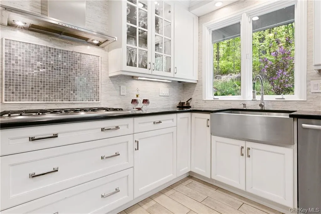 21 Beech Hill Lane, Pound Ridge, NY, 3 Bedrooms Bedrooms, 12 Rooms Rooms,3 BathroomsBathrooms,Residential Lease,For Rent,Beech Hill,0,998306 21 Beech Hill Lane, Pound Ridge, NY, 3 Bedrooms Bedrooms, 12 Rooms Rooms,3 BathroomsBathrooms,Residential Lease,For Rent,Beech Hill,0,998306