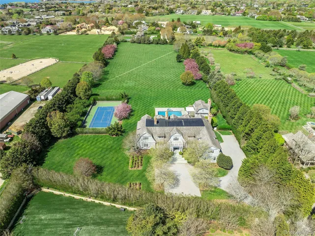 672 Halsey Lane, Southampton, New York 11932