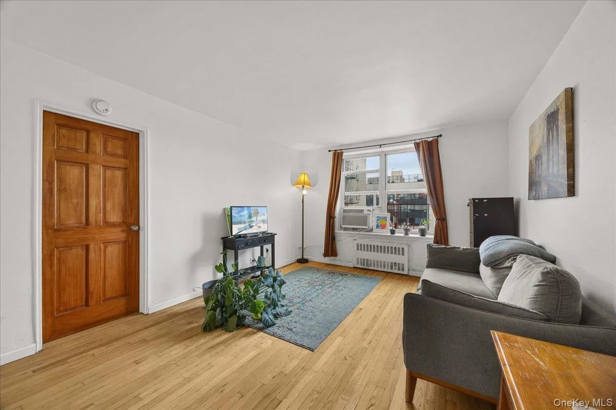 3176 Decatur Avenue, New York, NY, 1 Bedroom Bedrooms, 3 Rooms Rooms,1 BathroomBathrooms,Residential,For Rent,Decatur,0,998316 3176 Decatur Avenue, New York, NY, 1 Bedroom Bedrooms, 3 Rooms Rooms,1 BathroomBathrooms,Residential,For Rent,Decatur,0,998316