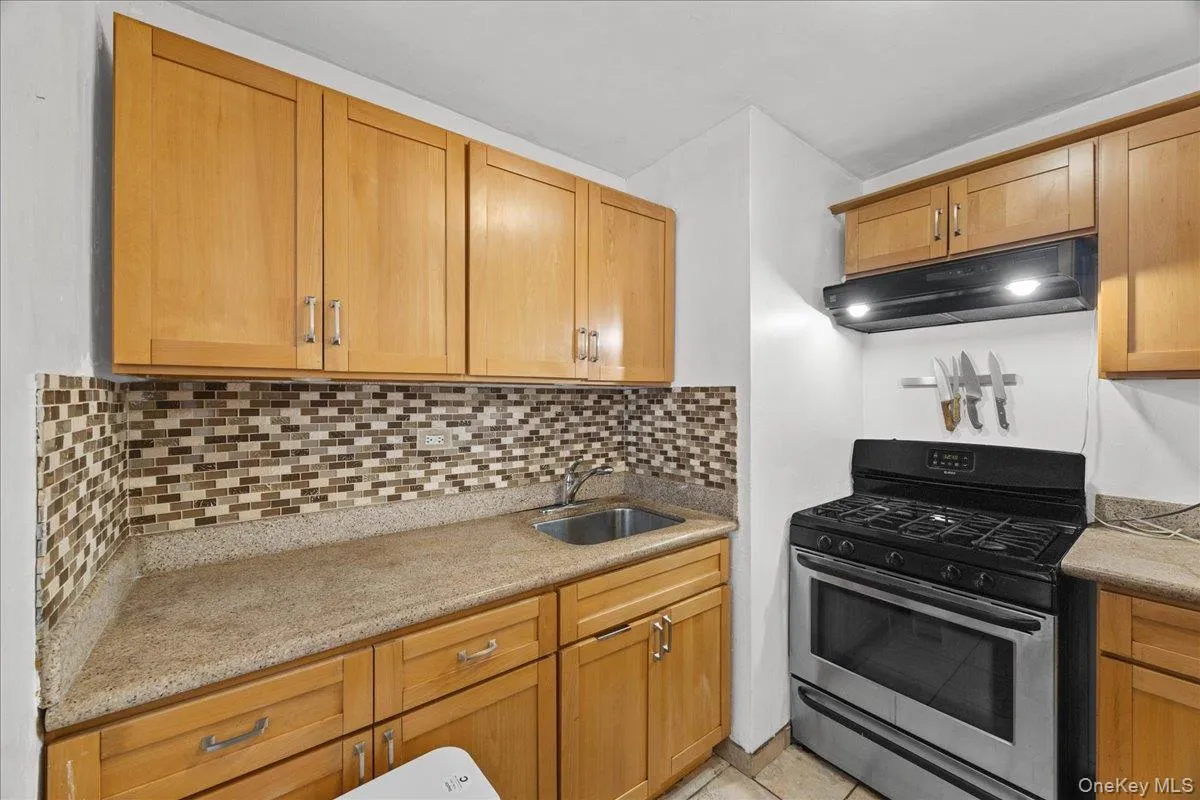 3176 Decatur Avenue, New York, NY, 1 Bedroom Bedrooms, 3 Rooms Rooms,1 BathroomBathrooms,Residential,For Rent,Decatur,0,998316 3176 Decatur Avenue, New York, NY, 1 Bedroom Bedrooms, 3 Rooms Rooms,1 BathroomBathrooms,Residential,For Rent,Decatur,0,998316