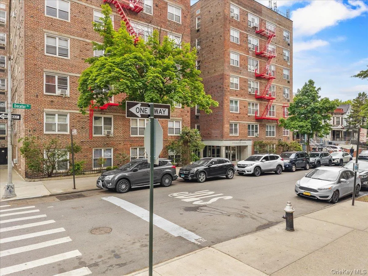 3176 Decatur Avenue, New York, NY, 1 Bedroom Bedrooms, 3 Rooms Rooms,1 BathroomBathrooms,Residential,For Rent,Decatur,0,998316 3176 Decatur Avenue, New York, NY, 1 Bedroom Bedrooms, 3 Rooms Rooms,1 BathroomBathrooms,Residential,For Rent,Decatur,0,998316