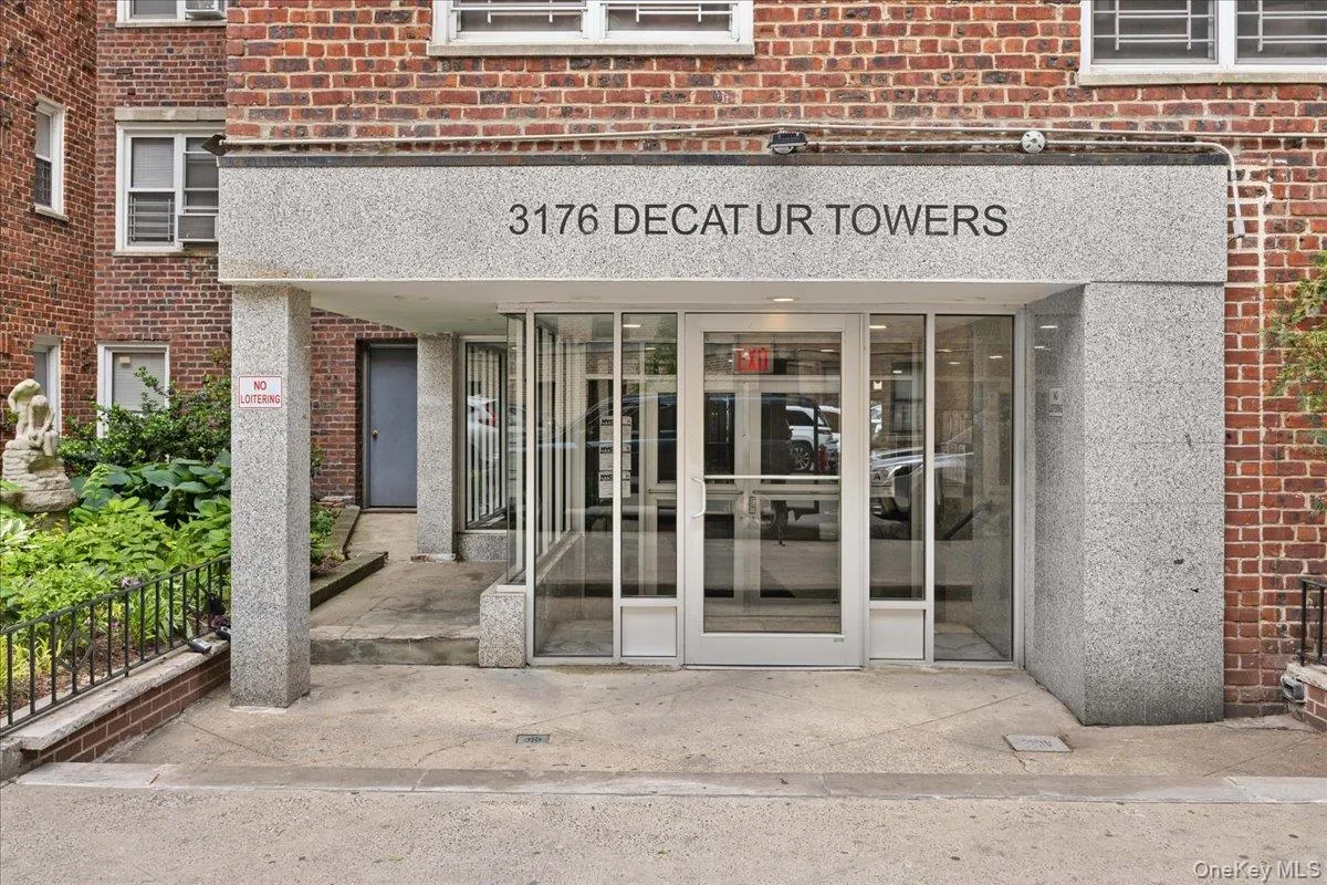 3176 Decatur Avenue, New York, NY, 1 Bedroom Bedrooms, 3 Rooms Rooms,1 BathroomBathrooms,Residential,For Rent,Decatur,0,998316 3176 Decatur Avenue, New York, NY, 1 Bedroom Bedrooms, 3 Rooms Rooms,1 BathroomBathrooms,Residential,For Rent,Decatur,0,998316
