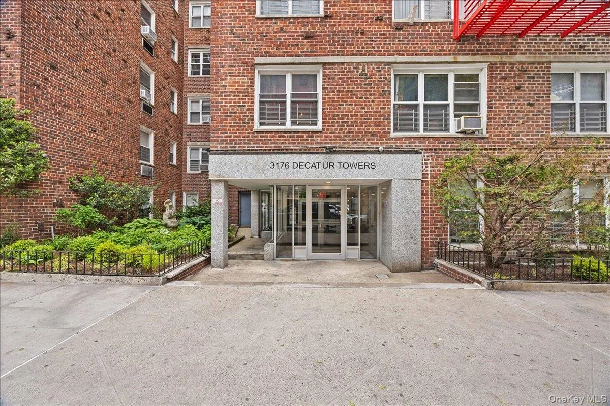 3176 Decatur Avenue, New York, NY, 1 Bedroom Bedrooms, 3 Rooms Rooms,1 BathroomBathrooms,Residential,For Rent,Decatur,0,998316 3176 Decatur Avenue, New York, NY, 1 Bedroom Bedrooms, 3 Rooms Rooms,1 BathroomBathrooms,Residential,For Rent,Decatur,0,998316