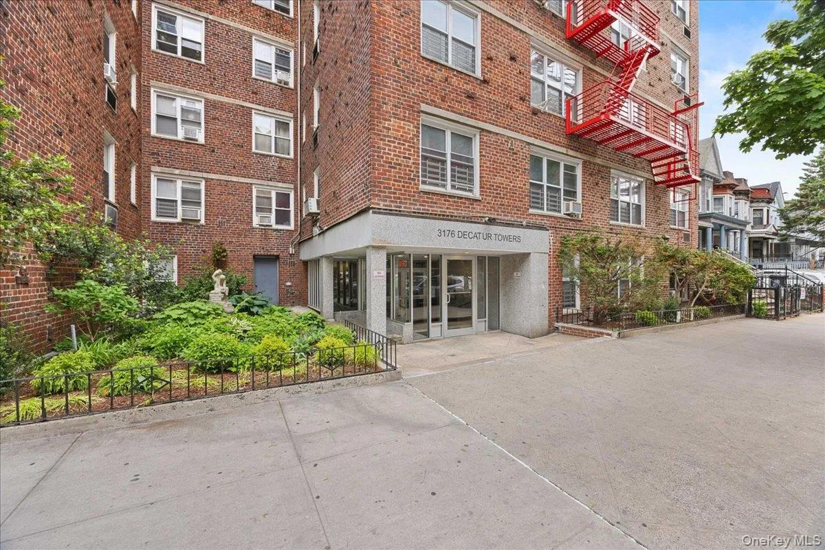 3176 Decatur Avenue, New York, NY, 1 Bedroom Bedrooms, 3 Rooms Rooms,1 BathroomBathrooms,Residential,For Rent,Decatur,0,998316 3176 Decatur Avenue, New York, NY, 1 Bedroom Bedrooms, 3 Rooms Rooms,1 BathroomBathrooms,Residential,For Rent,Decatur,0,998316