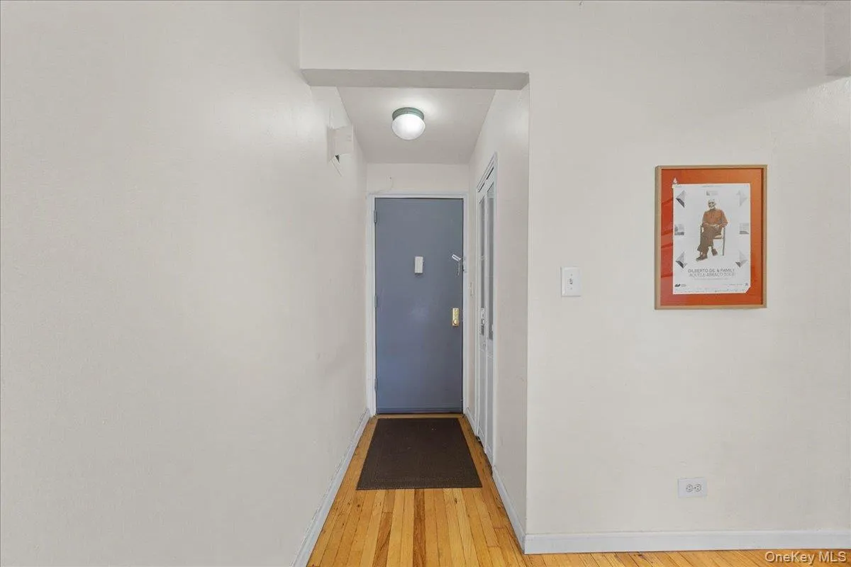 3176 Decatur Avenue, New York, NY, 1 Bedroom Bedrooms, 3 Rooms Rooms,1 BathroomBathrooms,Residential,For Rent,Decatur,0,998316 3176 Decatur Avenue, New York, NY, 1 Bedroom Bedrooms, 3 Rooms Rooms,1 BathroomBathrooms,Residential,For Rent,Decatur,0,998316