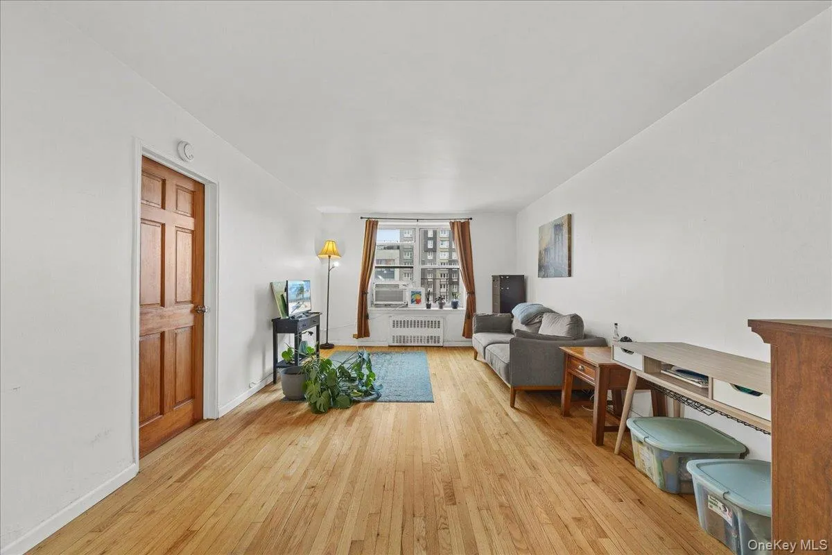 3176 Decatur Avenue, New York, NY, 1 Bedroom Bedrooms, 3 Rooms Rooms,1 BathroomBathrooms,Residential,For Rent,Decatur,0,998316 3176 Decatur Avenue, New York, NY, 1 Bedroom Bedrooms, 3 Rooms Rooms,1 BathroomBathrooms,Residential,For Rent,Decatur,0,998316
