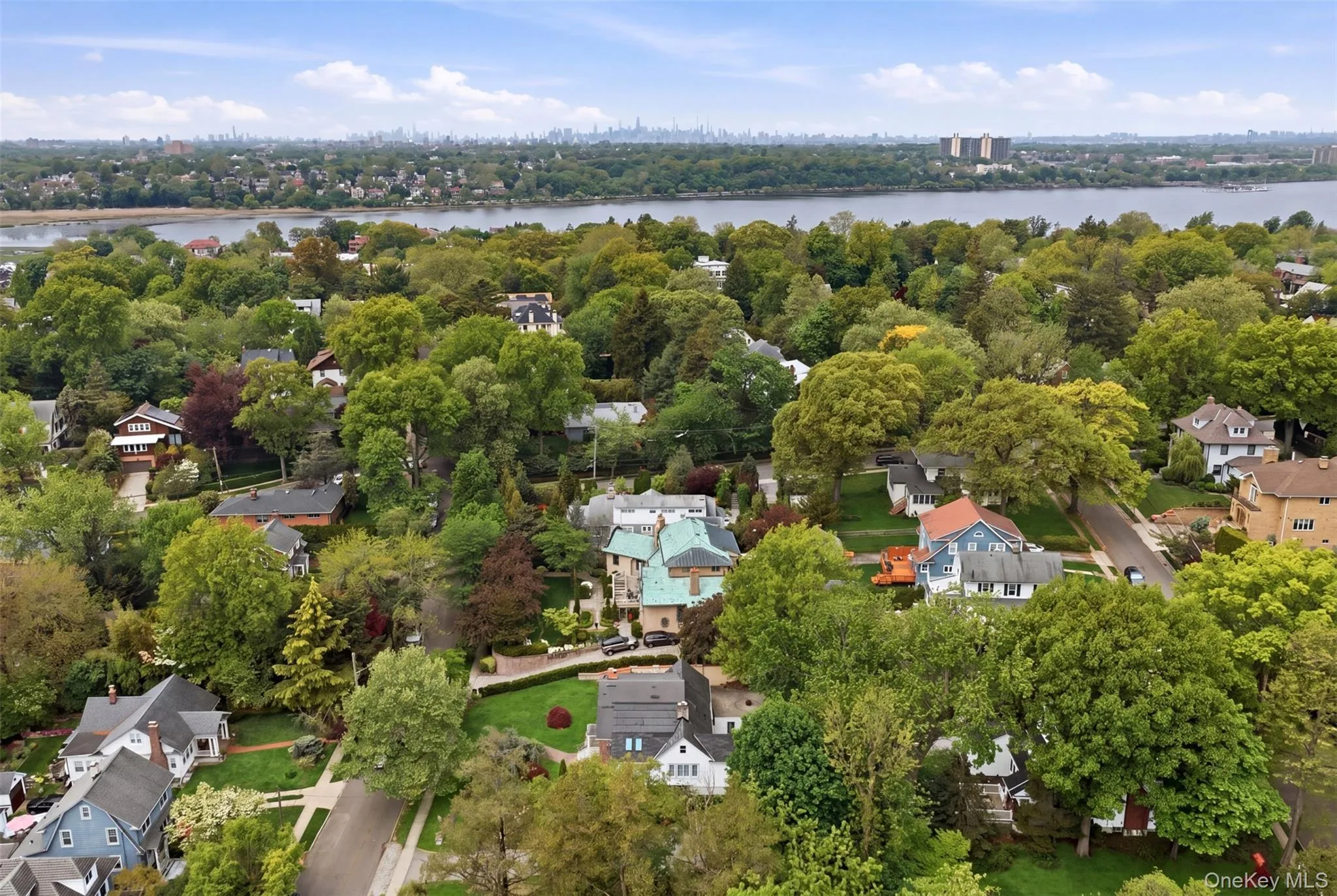 319 38th Road, New York, NY, 4 Bedrooms Bedrooms, 11 Rooms Rooms,4 BathroomsBathrooms,Residential Sale,For Rent,38th,0,998320 319 38th Road, New York, NY, 4 Bedrooms Bedrooms, 11 Rooms Rooms,4 BathroomsBathrooms,Residential Sale,For Rent,38th,0,998320