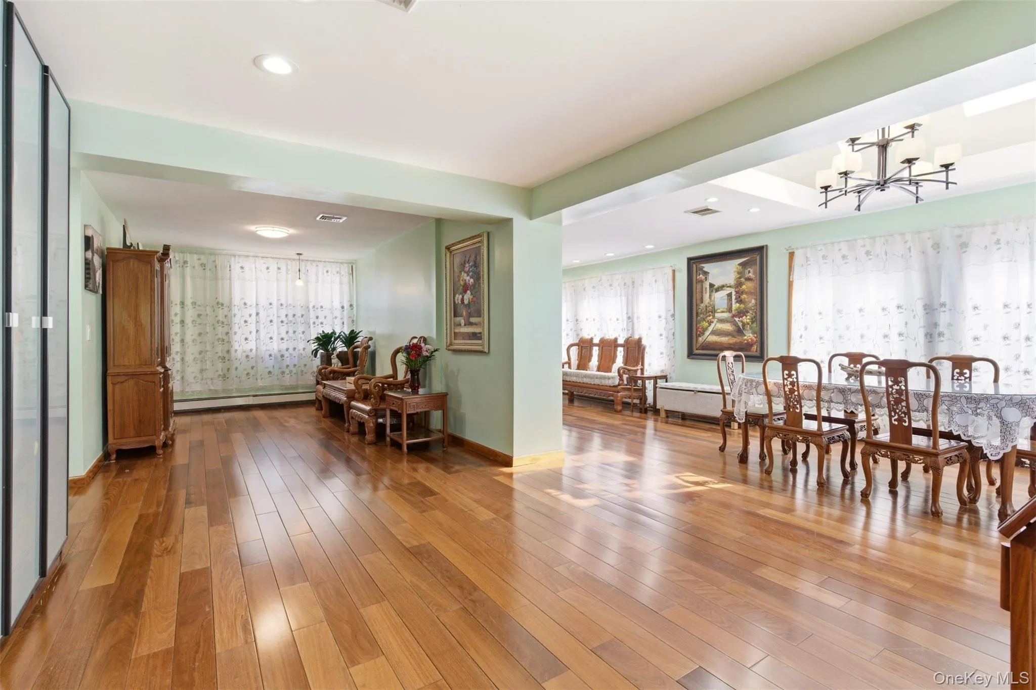 319 38th Road, New York, NY, 4 Bedrooms Bedrooms, 11 Rooms Rooms,4 BathroomsBathrooms,Residential Sale,For Rent,38th,0,998320 319 38th Road, New York, NY, 4 Bedrooms Bedrooms, 11 Rooms Rooms,4 BathroomsBathrooms,Residential Sale,For Rent,38th,0,998320