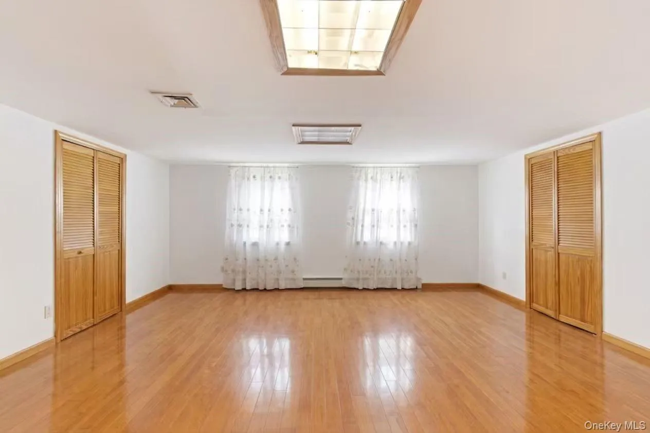 319 38th Road, New York, NY, 4 Bedrooms Bedrooms, 11 Rooms Rooms,4 BathroomsBathrooms,Residential Sale,For Rent,38th,0,998320 319 38th Road, New York, NY, 4 Bedrooms Bedrooms, 11 Rooms Rooms,4 BathroomsBathrooms,Residential Sale,For Rent,38th,0,998320