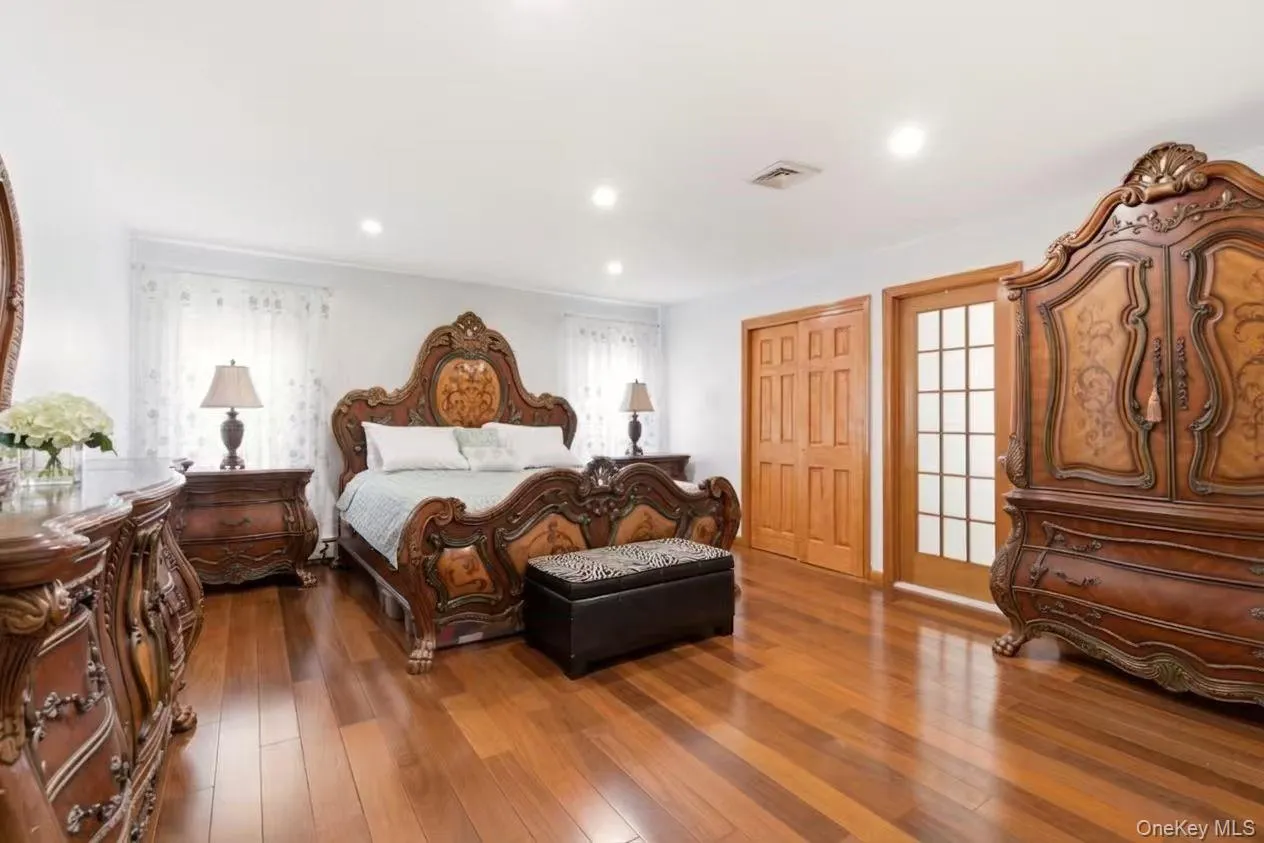 319 38th Road, New York, NY, 4 Bedrooms Bedrooms, 11 Rooms Rooms,4 BathroomsBathrooms,Residential Sale,For Rent,38th,0,998320 319 38th Road, New York, NY, 4 Bedrooms Bedrooms, 11 Rooms Rooms,4 BathroomsBathrooms,Residential Sale,For Rent,38th,0,998320