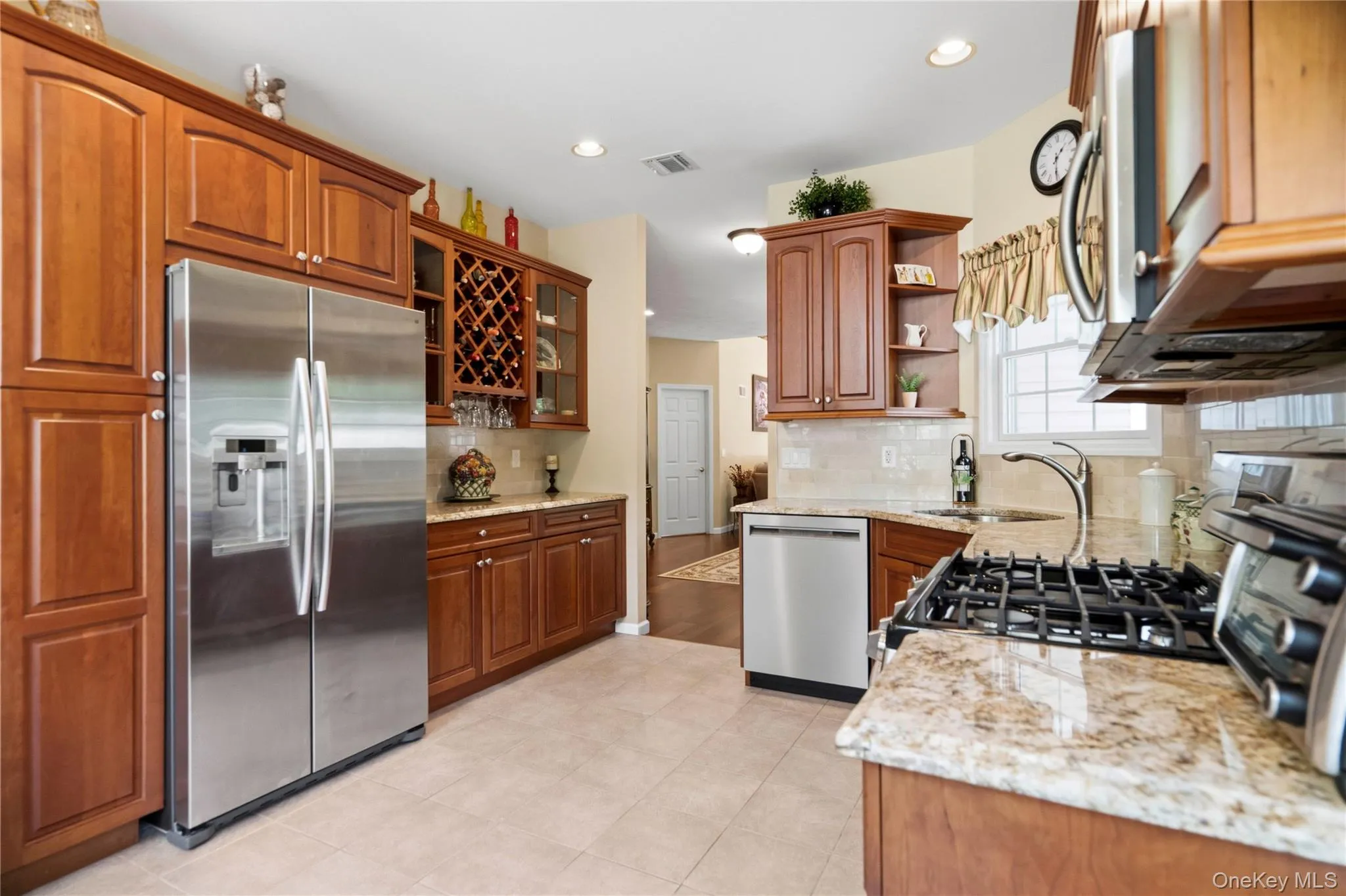 51 Eagle Circle, Islip, NY, 3 Bedrooms Bedrooms, 7 Rooms Rooms,2 BathroomsBathrooms,Residential,For Rent,Eagle,0,998345 51 Eagle Circle, Islip, NY, 3 Bedrooms Bedrooms, 7 Rooms Rooms,2 BathroomsBathrooms,Residential,For Rent,Eagle,0,998345