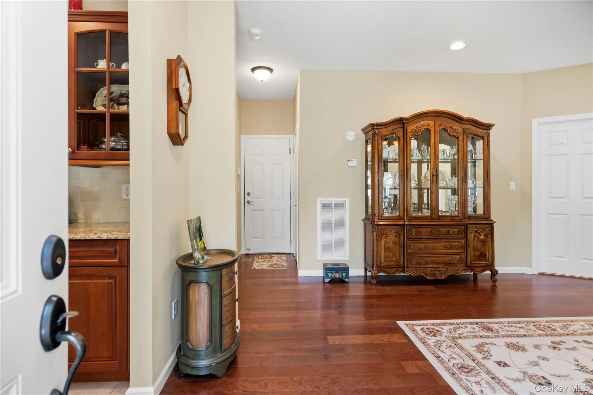 51 Eagle Circle, Islip, NY, 3 Bedrooms Bedrooms, 7 Rooms Rooms,2 BathroomsBathrooms,Residential,For Rent,Eagle,0,998345 51 Eagle Circle, Islip, NY, 3 Bedrooms Bedrooms, 7 Rooms Rooms,2 BathroomsBathrooms,Residential,For Rent,Eagle,0,998345