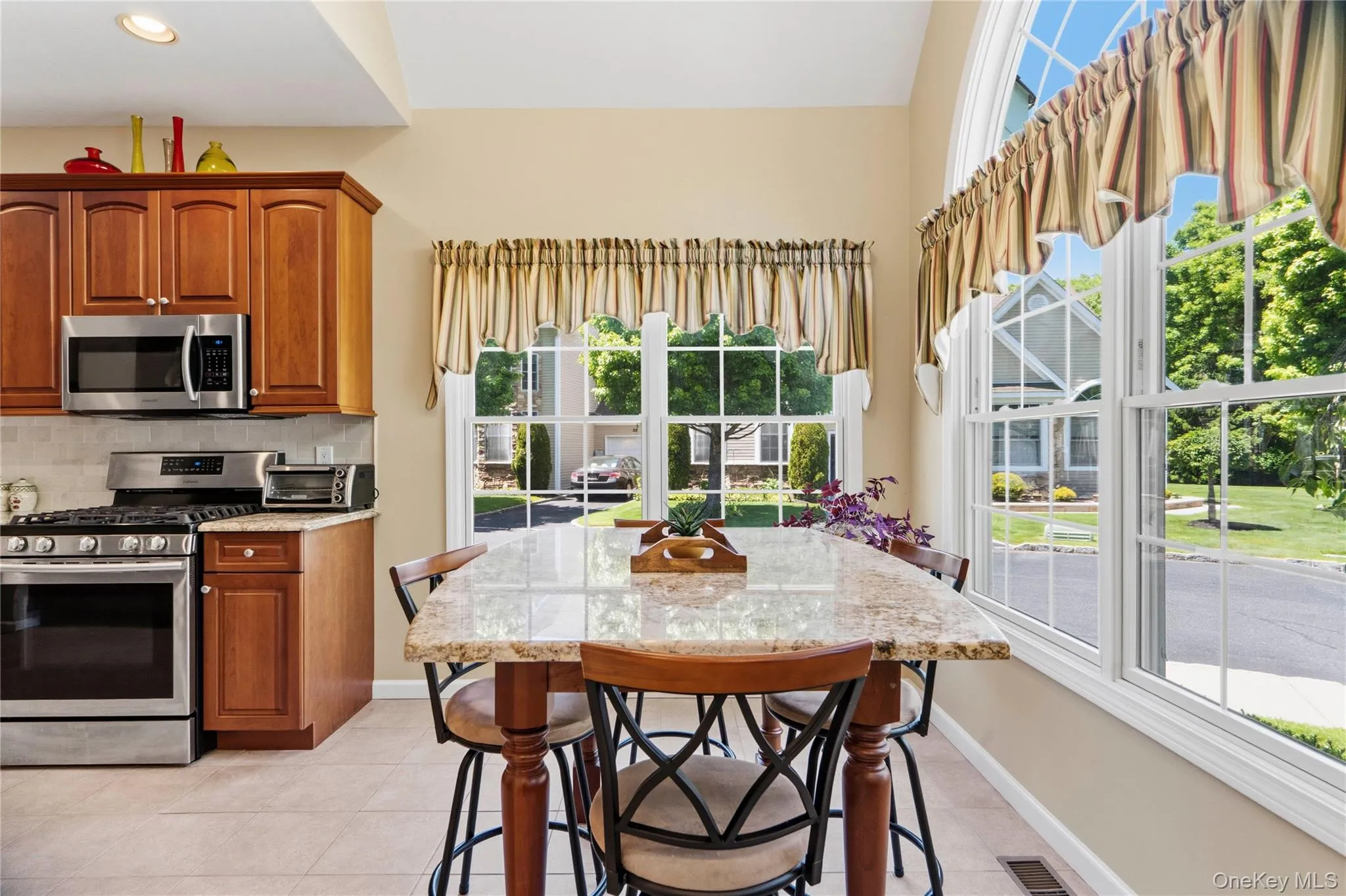 51 Eagle Circle, Islip, NY, 3 Bedrooms Bedrooms, 7 Rooms Rooms,2 BathroomsBathrooms,Residential,For Rent,Eagle,0,998345 51 Eagle Circle, Islip, NY, 3 Bedrooms Bedrooms, 7 Rooms Rooms,2 BathroomsBathrooms,Residential,For Rent,Eagle,0,998345