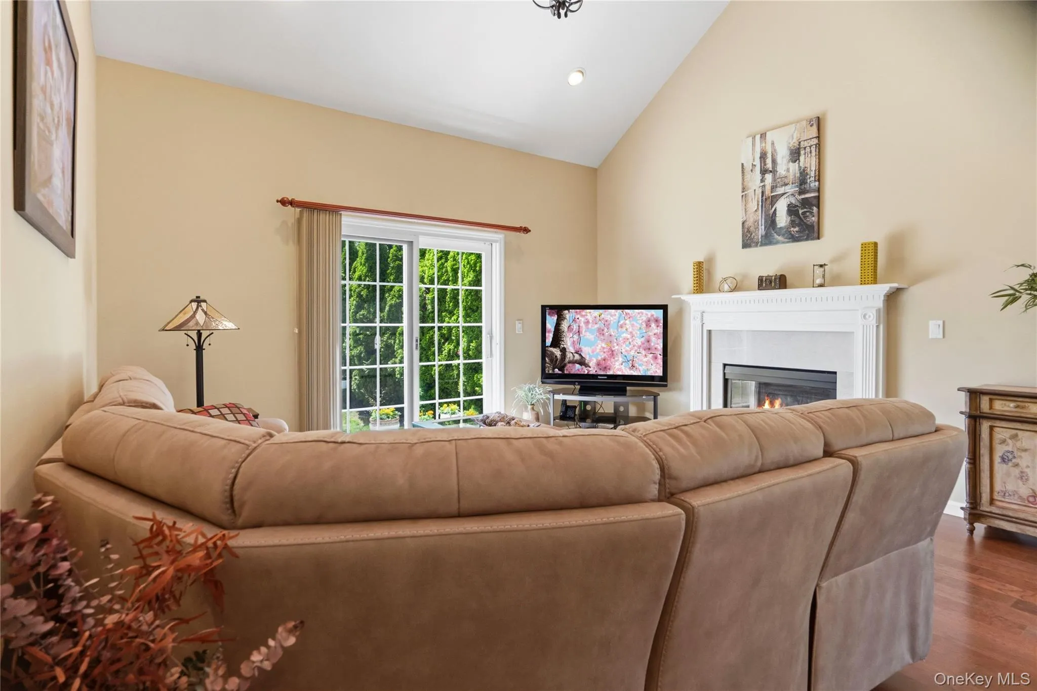 51 Eagle Circle, Islip, NY, 3 Bedrooms Bedrooms, 7 Rooms Rooms,2 BathroomsBathrooms,Residential,For Rent,Eagle,0,998345 51 Eagle Circle, Islip, NY, 3 Bedrooms Bedrooms, 7 Rooms Rooms,2 BathroomsBathrooms,Residential,For Rent,Eagle,0,998345