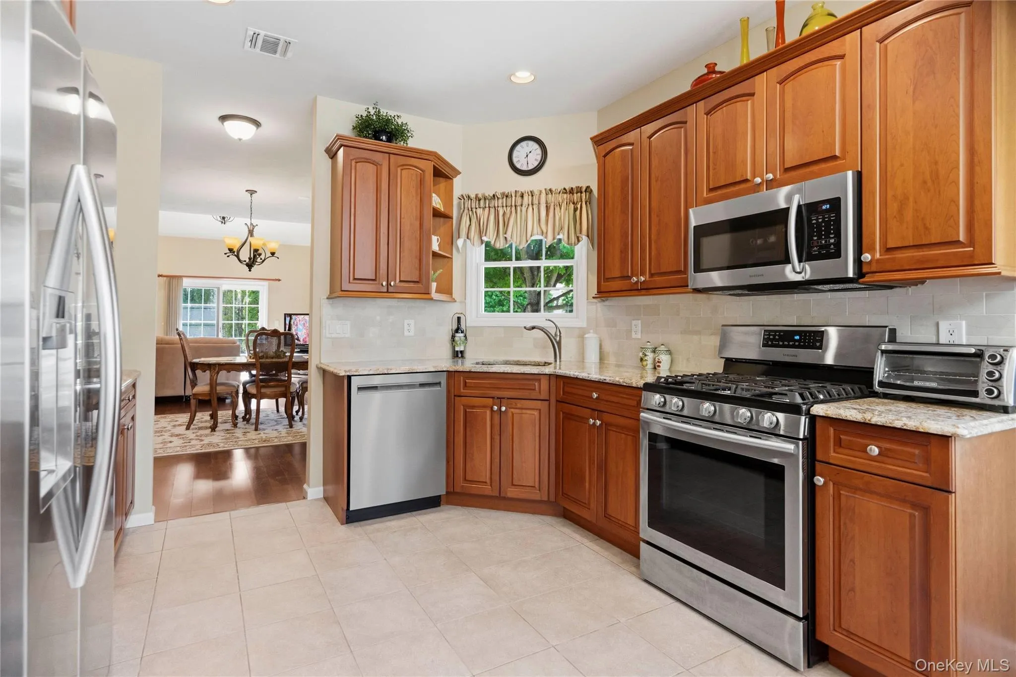 51 Eagle Circle, Islip, NY, 3 Bedrooms Bedrooms, 7 Rooms Rooms,2 BathroomsBathrooms,Residential,For Rent,Eagle,0,998345 51 Eagle Circle, Islip, NY, 3 Bedrooms Bedrooms, 7 Rooms Rooms,2 BathroomsBathrooms,Residential,For Rent,Eagle,0,998345