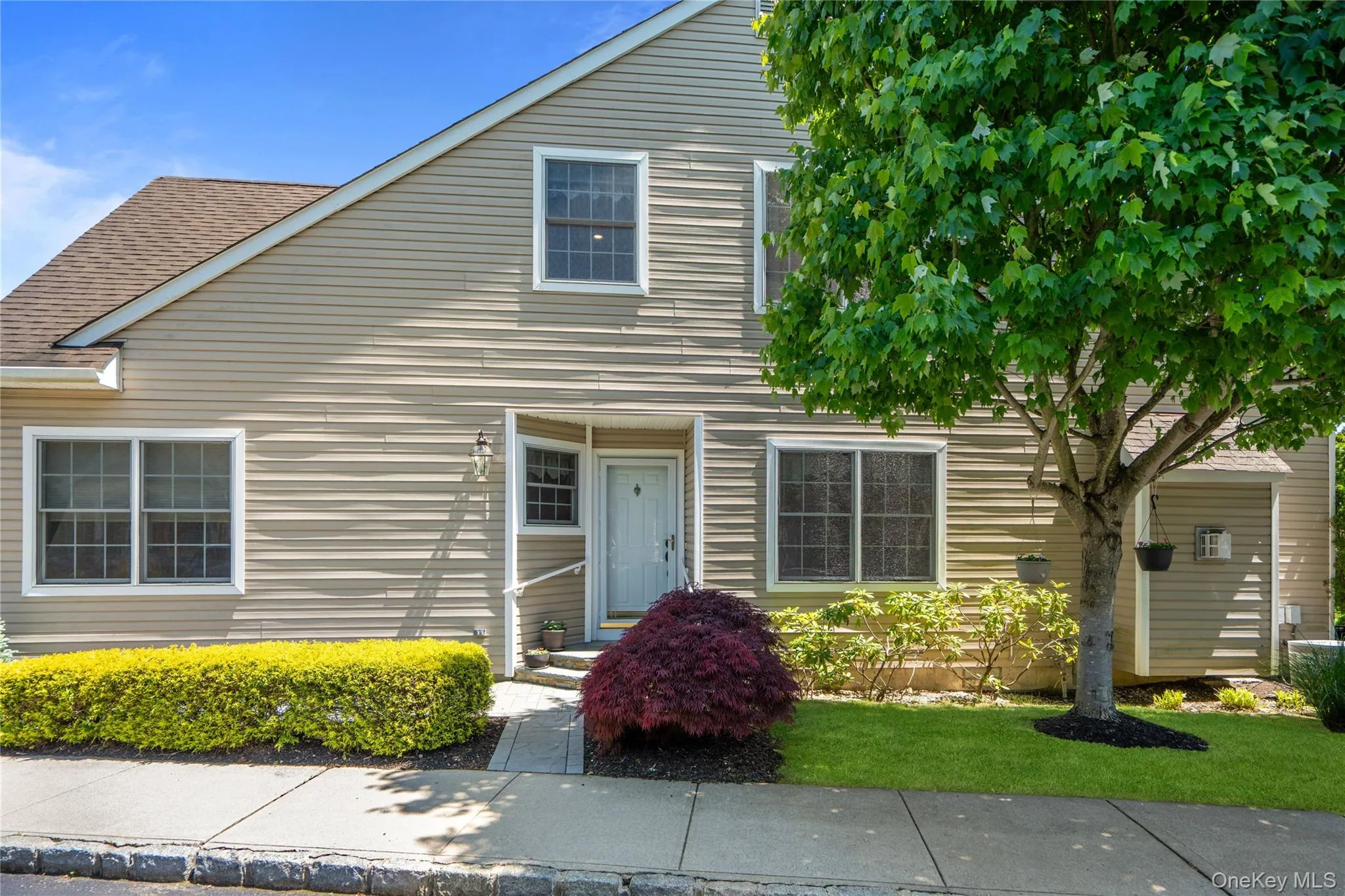 51 Eagle Circle, Islip, NY, 3 Bedrooms Bedrooms, 7 Rooms Rooms,2 BathroomsBathrooms,Residential,For Rent,Eagle,0,998345 51 Eagle Circle, Islip, NY, 3 Bedrooms Bedrooms, 7 Rooms Rooms,2 BathroomsBathrooms,Residential,For Rent,Eagle,0,998345