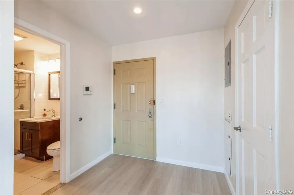 9411 65th Road, New York, NY, 1 Bedroom Bedrooms, 2 Rooms Rooms,1 BathroomBathrooms,Residential,For Rent,65th,0,998346 9411 65th Road, New York, NY, 1 Bedroom Bedrooms, 2 Rooms Rooms,1 BathroomBathrooms,Residential,For Rent,65th,0,998346