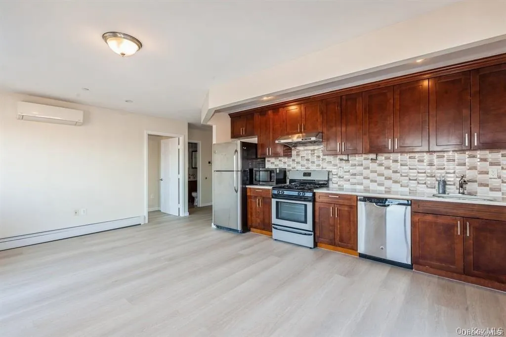 9411 65th Road, New York, NY, 1 Bedroom Bedrooms, 2 Rooms Rooms,1 BathroomBathrooms,Residential,For Rent,65th,0,998346 9411 65th Road, New York, NY, 1 Bedroom Bedrooms, 2 Rooms Rooms,1 BathroomBathrooms,Residential,For Rent,65th,0,998346