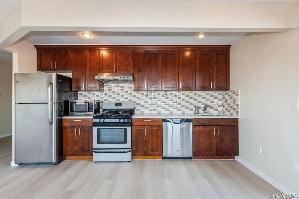 9411 65th Road, New York, NY, 1 Bedroom Bedrooms, 2 Rooms Rooms,1 BathroomBathrooms,Residential,For Rent,65th,0,998346 9411 65th Road, New York, NY, 1 Bedroom Bedrooms, 2 Rooms Rooms,1 BathroomBathrooms,Residential,For Rent,65th,0,998346