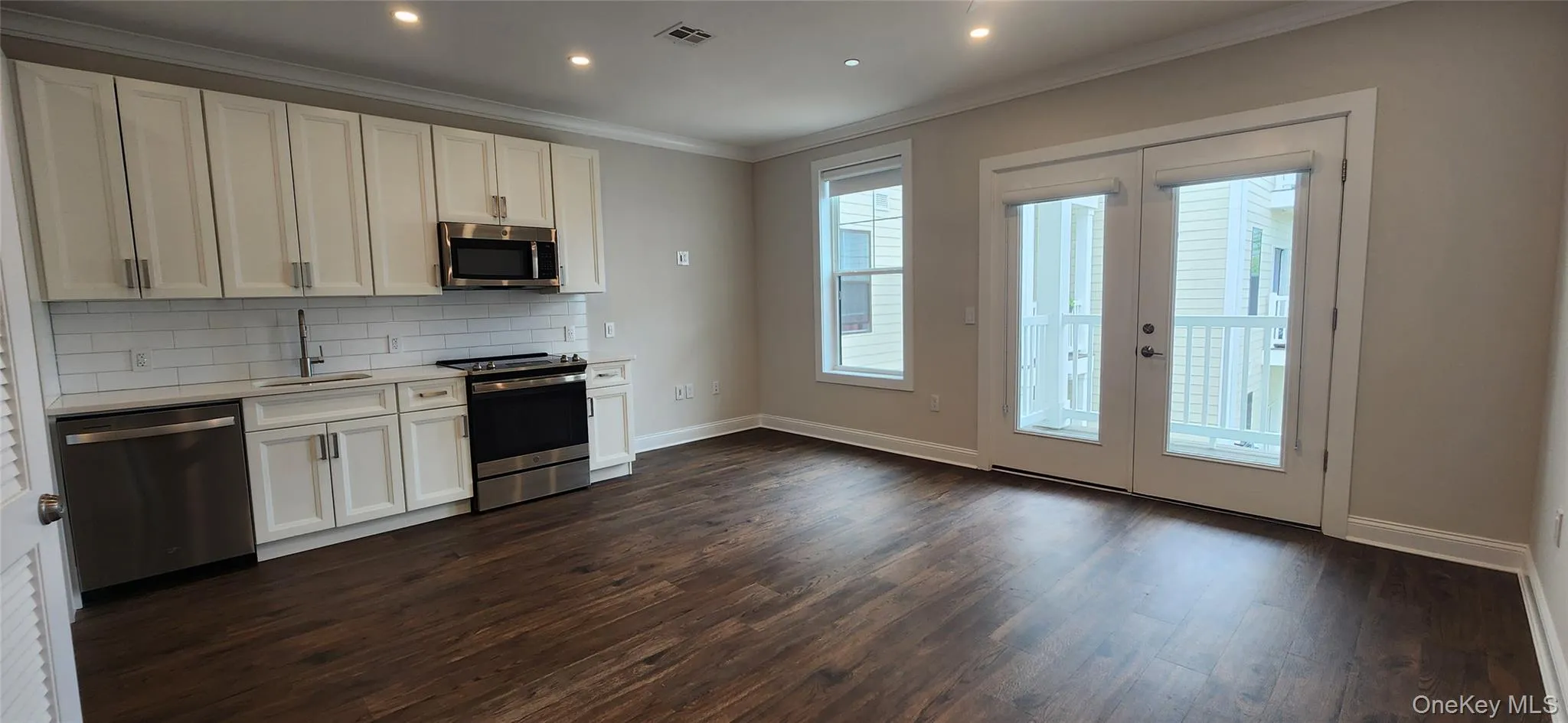5 Freer Street, Hempstead, NY, 2 Rooms Rooms,1 BathroomBathrooms,Residential Lease,For Rent,Freer Street,0,998354 5 Freer Street, Hempstead, NY, 2 Rooms Rooms,1 BathroomBathrooms,Residential Lease,For Rent,Freer Street,0,998354