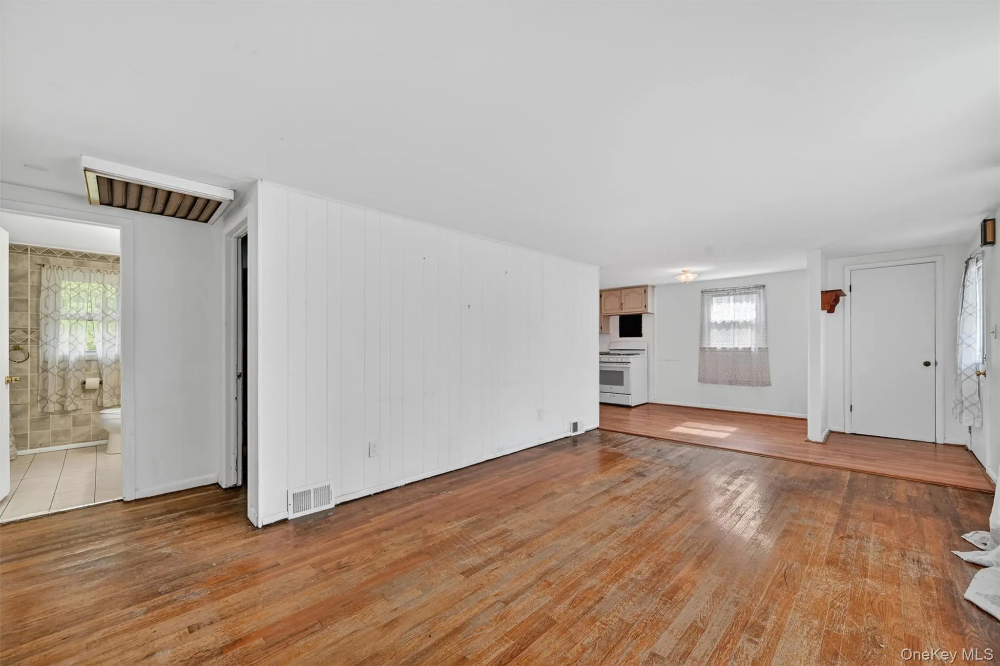 11 Bradley Lane, Montgomery, NY, 2 Bedrooms Bedrooms, 7 Rooms Rooms,1 BathroomBathrooms,Residential,For Rent,Bradley,0,998357 11 Bradley Lane, Montgomery, NY, 2 Bedrooms Bedrooms, 7 Rooms Rooms,1 BathroomBathrooms,Residential,For Rent,Bradley,0,998357