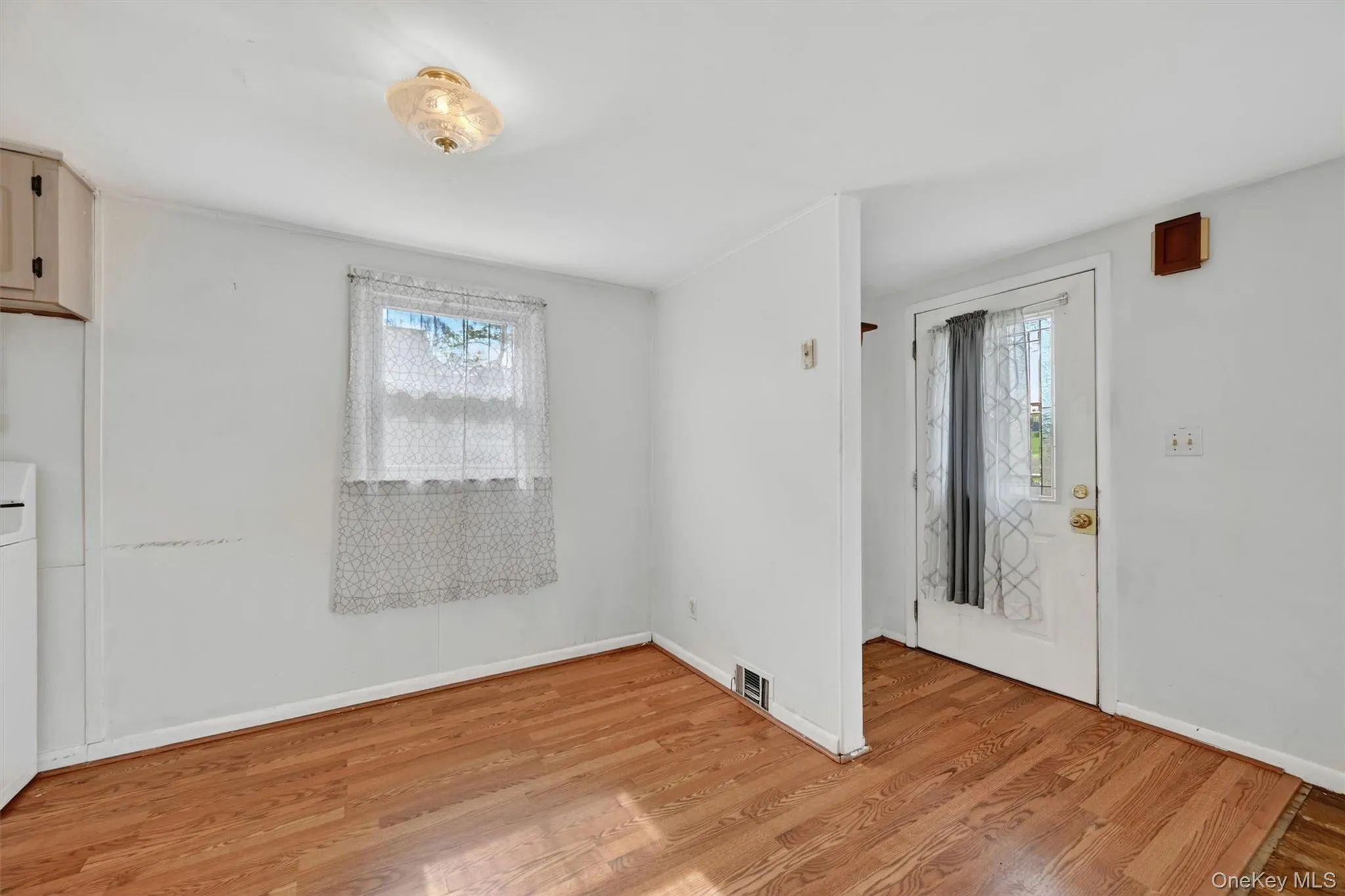 11 Bradley Lane, Montgomery, NY, 2 Bedrooms Bedrooms, 7 Rooms Rooms,1 BathroomBathrooms,Residential,For Rent,Bradley,0,998357 11 Bradley Lane, Montgomery, NY, 2 Bedrooms Bedrooms, 7 Rooms Rooms,1 BathroomBathrooms,Residential,For Rent,Bradley,0,998357