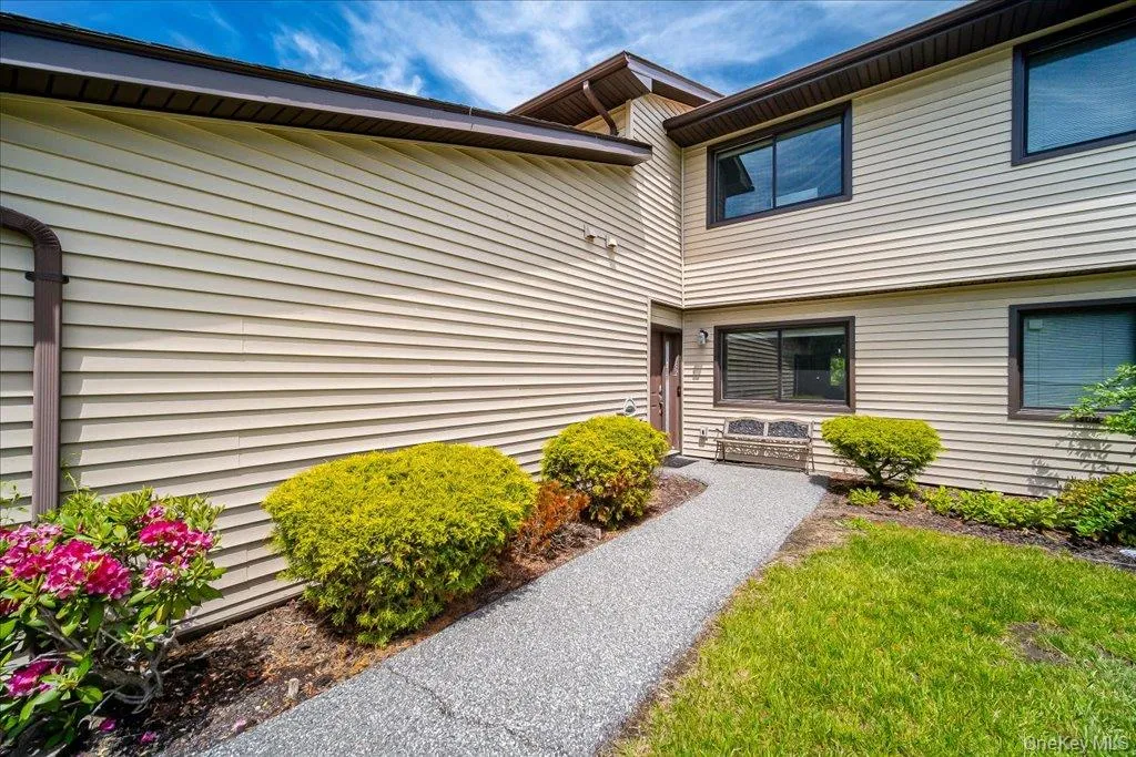 Private townhome entrance. Private townhome entrance.