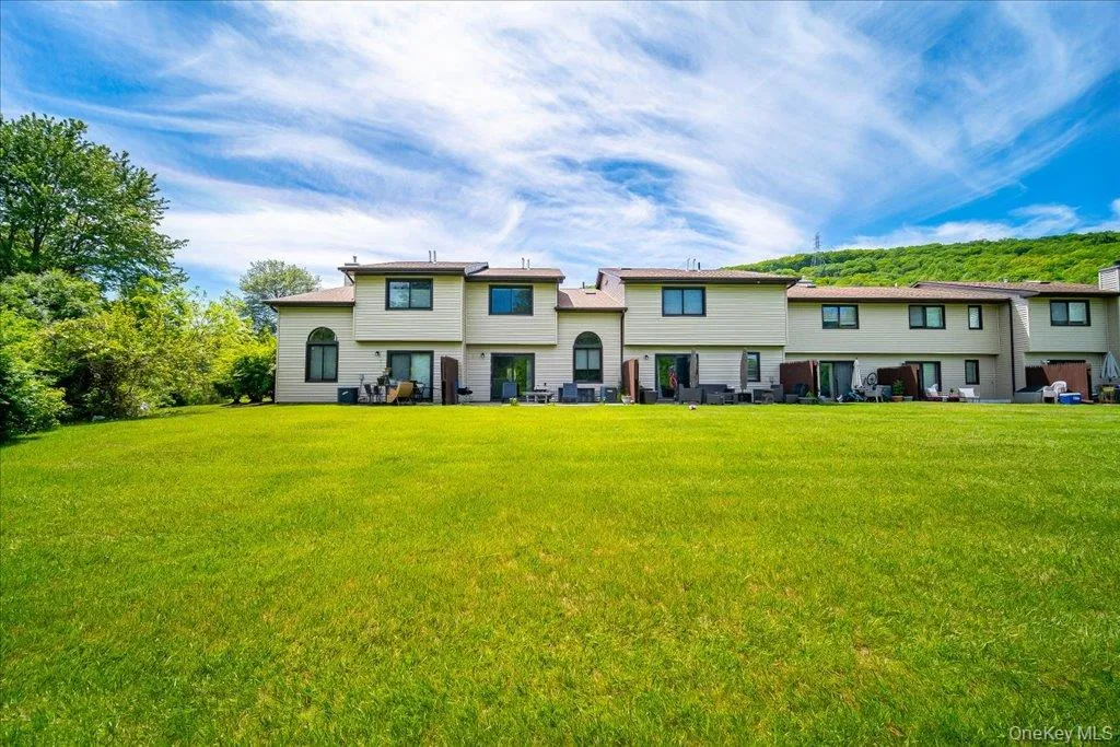 152 Eagleton Drive, Monroe, NY, 2 Bedrooms Bedrooms, 5 Rooms Rooms,2 BathroomsBathrooms,Residential,For Rent,Eagleton,0,998360 152 Eagleton Drive, Monroe, NY, 2 Bedrooms Bedrooms, 5 Rooms Rooms,2 BathroomsBathrooms,Residential,For Rent,Eagleton,0,998360