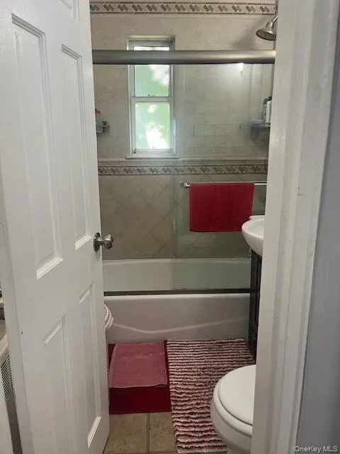 BATHROOM BATHROOM
