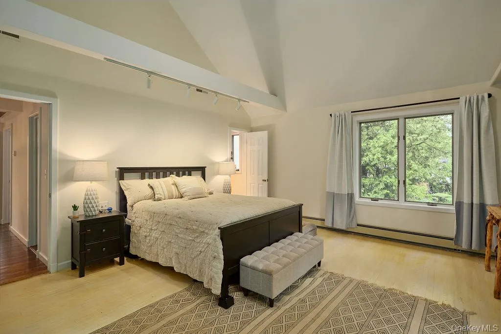 45 Linwood Road, New Rochelle, NY, 4 Bedrooms Bedrooms, 9 Rooms Rooms,3 BathroomsBathrooms,Residential Lease,For Rent,Linwood,0,998367 45 Linwood Road, New Rochelle, NY, 4 Bedrooms Bedrooms, 9 Rooms Rooms,3 BathroomsBathrooms,Residential Lease,For Rent,Linwood,0,998367