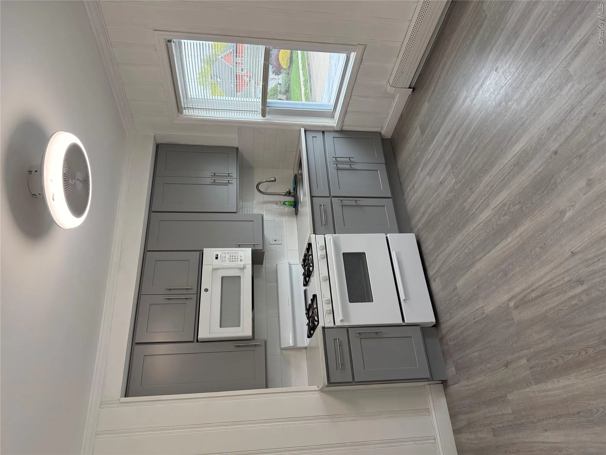 318 Earle Avenue, Hempstead, NY, 1 Bedroom Bedrooms, 3 Rooms Rooms,1 BathroomBathrooms,Residential Lease,For Rent,Earle,0,998372 318 Earle Avenue, Hempstead, NY, 1 Bedroom Bedrooms, 3 Rooms Rooms,1 BathroomBathrooms,Residential Lease,For Rent,Earle,0,998372