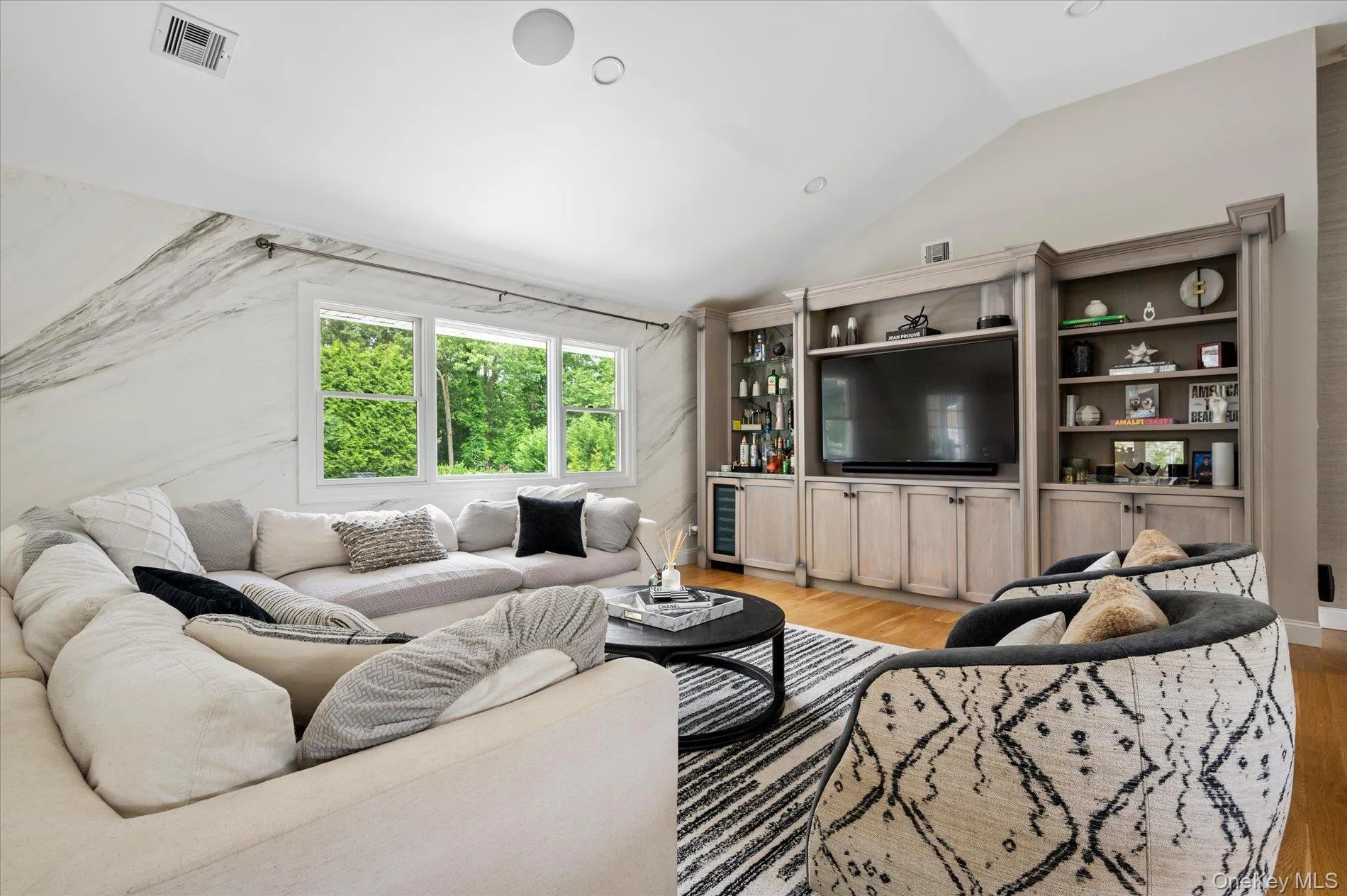 22 Beaumont Drive, Huntington, NY, 7 Bedrooms Bedrooms, 12 Rooms Rooms,3 BathroomsBathrooms,Residential,For Rent,Beaumont,0,998374 22 Beaumont Drive, Huntington, NY, 7 Bedrooms Bedrooms, 12 Rooms Rooms,3 BathroomsBathrooms,Residential,For Rent,Beaumont,0,998374