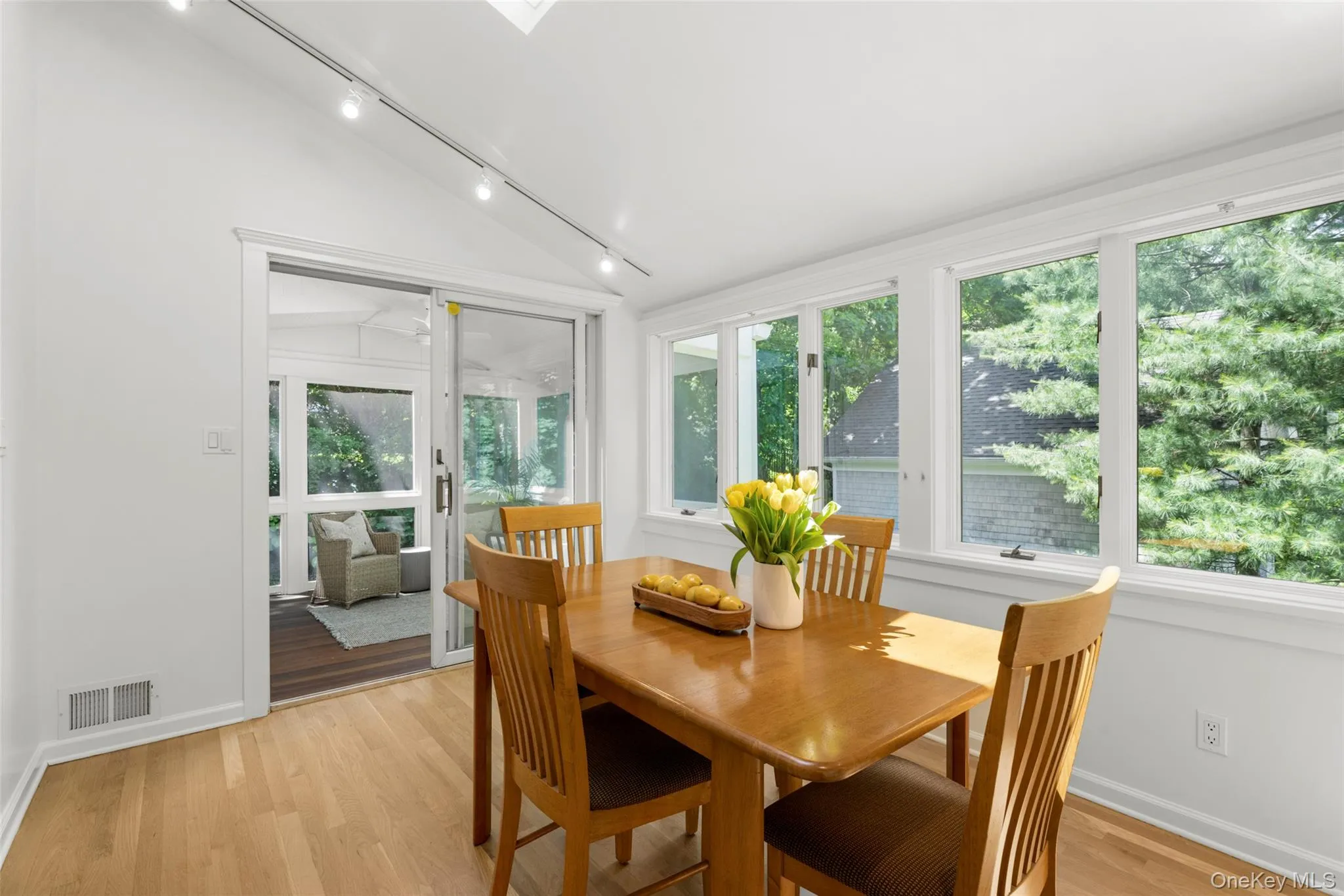 4 Bryson Street, Mamaroneck, NY, 4 Bedrooms Bedrooms, 9 Rooms Rooms,2 BathroomsBathrooms,Residential,For Rent,Bryson,0,998377 4 Bryson Street, Mamaroneck, NY, 4 Bedrooms Bedrooms, 9 Rooms Rooms,2 BathroomsBathrooms,Residential,For Rent,Bryson,0,998377