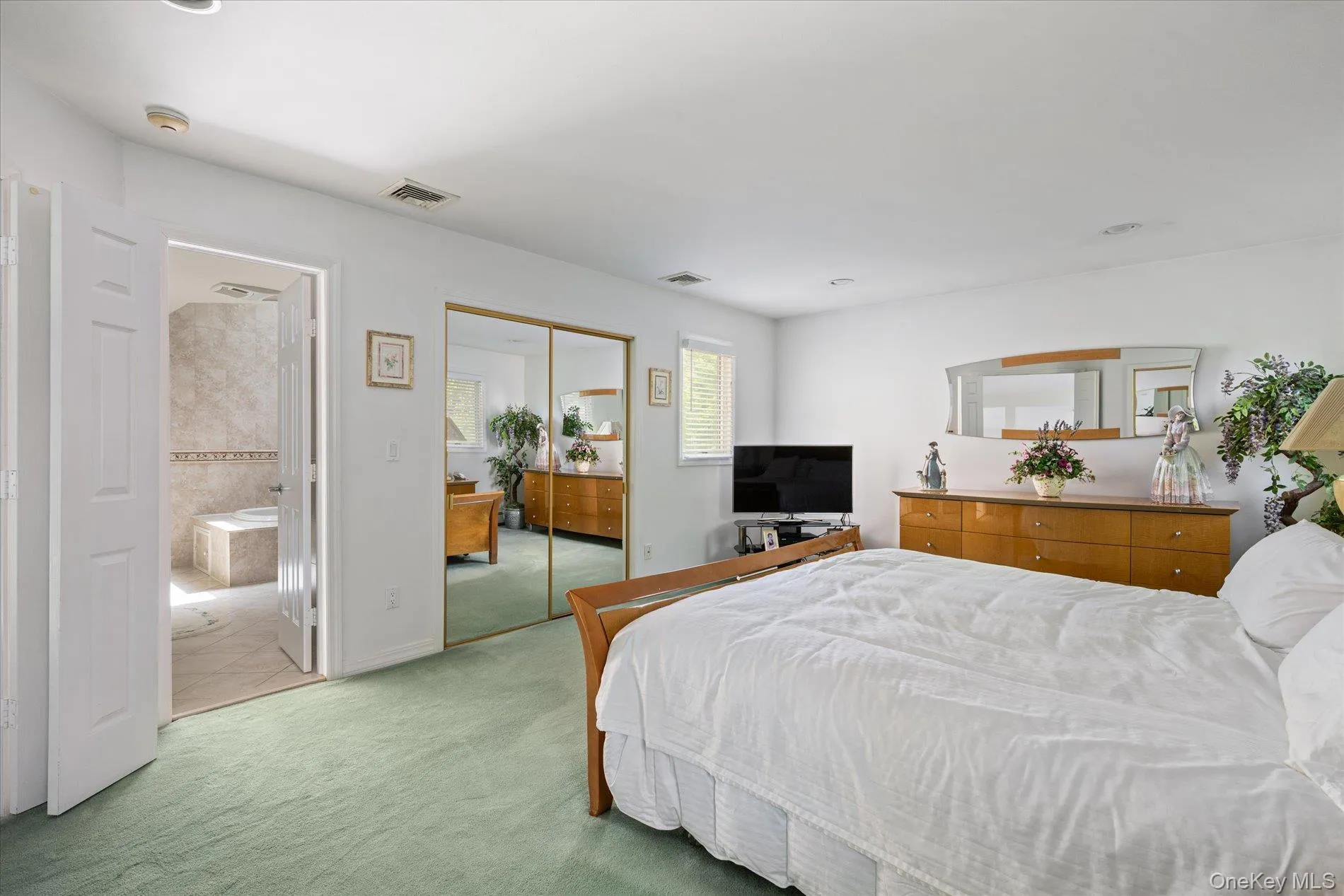 38 Tamara Court, Huntington, NY, 4 Bedrooms Bedrooms, 8 Rooms Rooms,2 BathroomsBathrooms,Residential,For Rent,Tamara,0,998380 38 Tamara Court, Huntington, NY, 4 Bedrooms Bedrooms, 8 Rooms Rooms,2 BathroomsBathrooms,Residential,For Rent,Tamara,0,998380